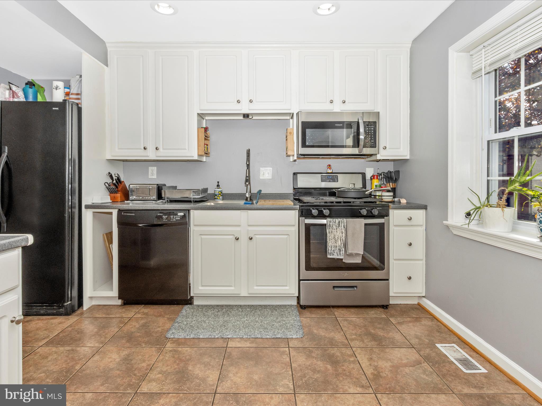 VILLAGE OF LONG REACH - Residential