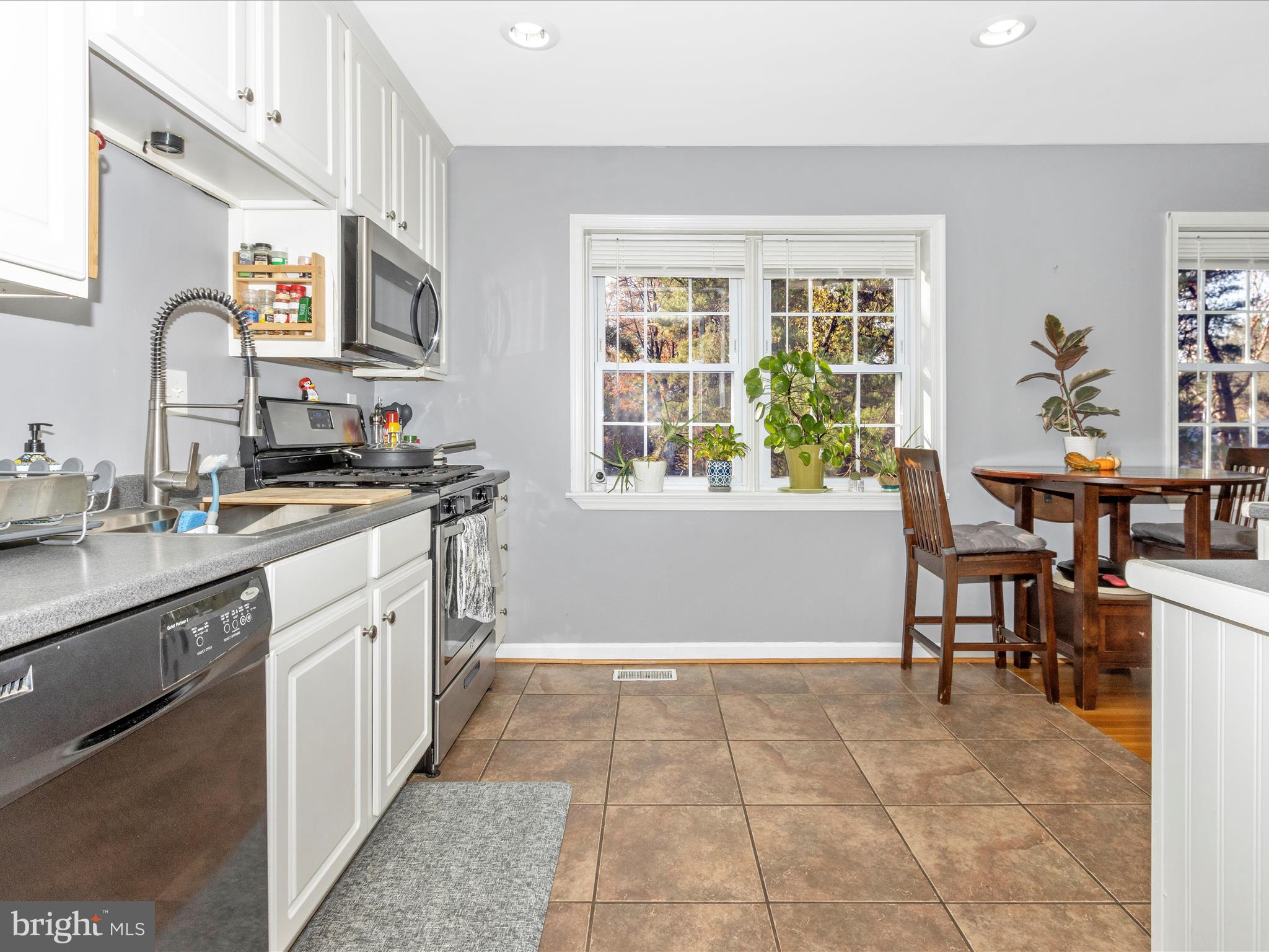 VILLAGE OF LONG REACH - Residential