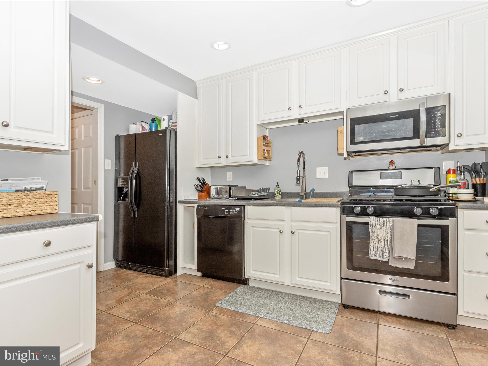 VILLAGE OF LONG REACH - Residential