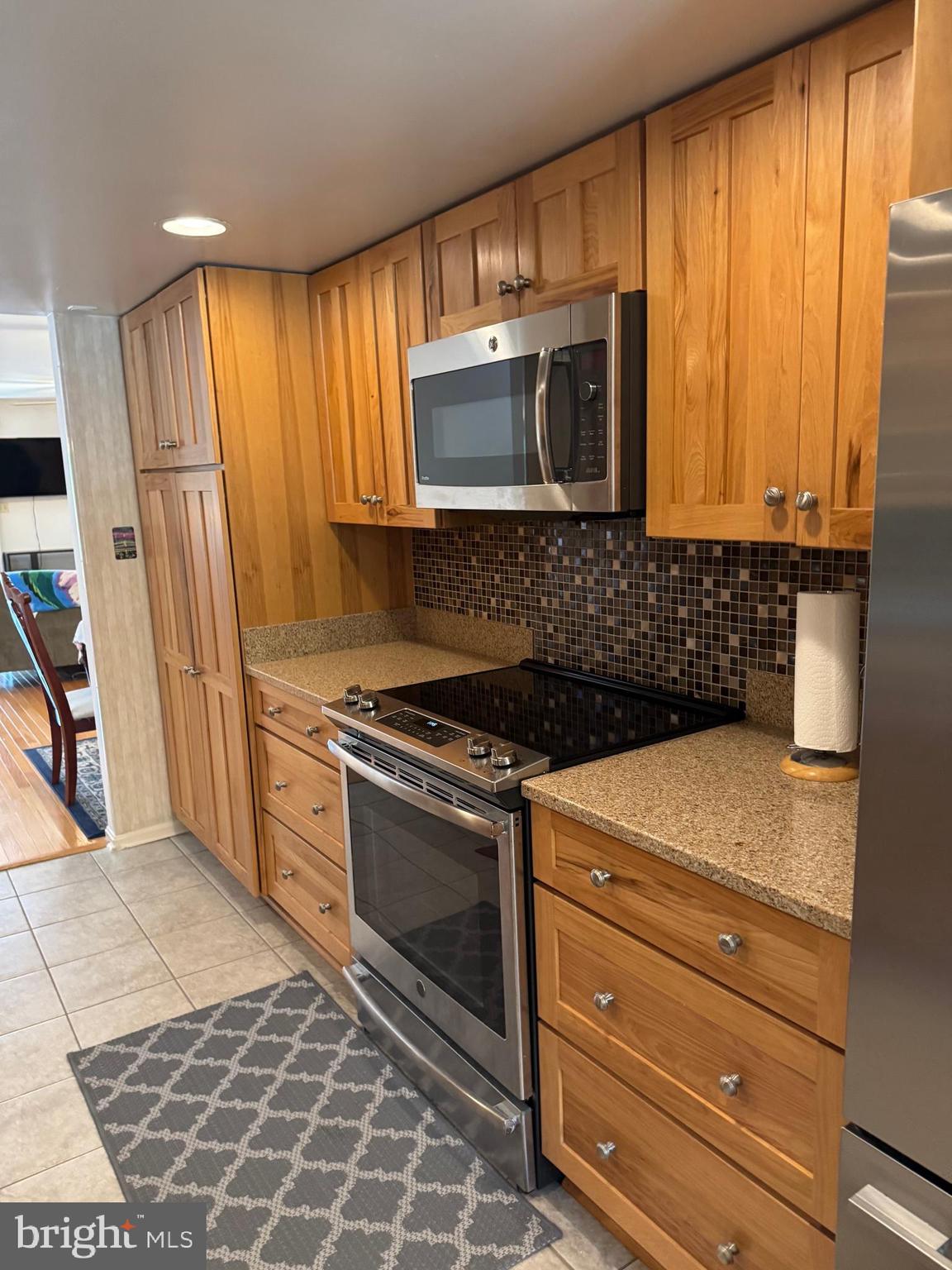 MILL CREEK CONDOMINIUMS - Residential Lease