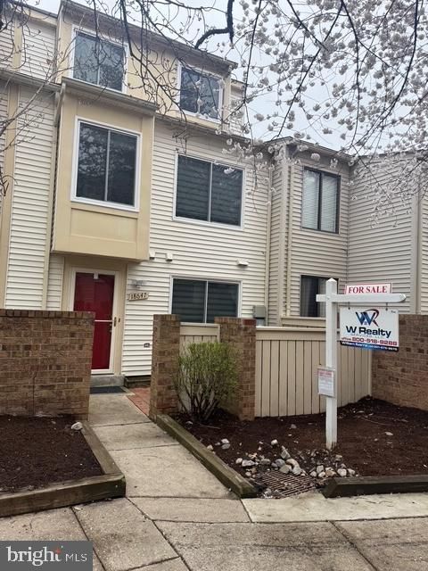 Photo of 18647 Nathans Place, MONTGOMERY VILLAGE, MD 20886 (MLS # MDMC2222118)