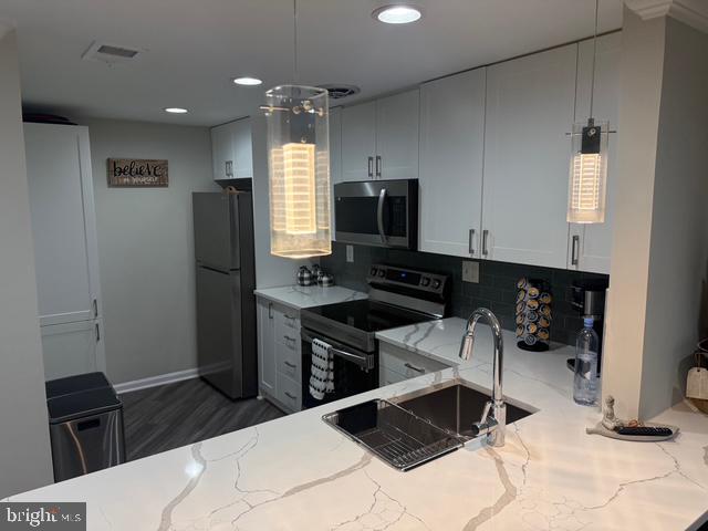 MONTGOMERY HILLS - Residential