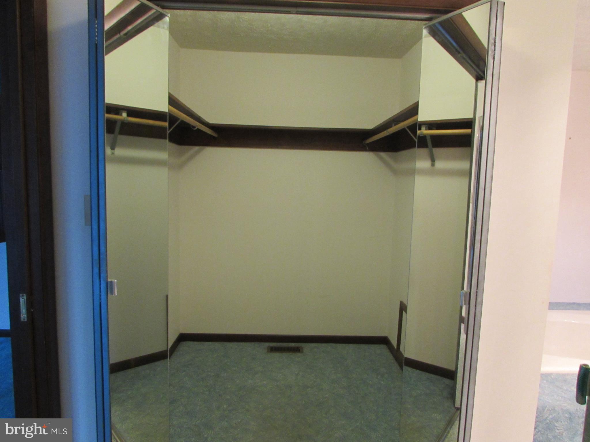 CHESAPEAKE OVERLOOK - Residential