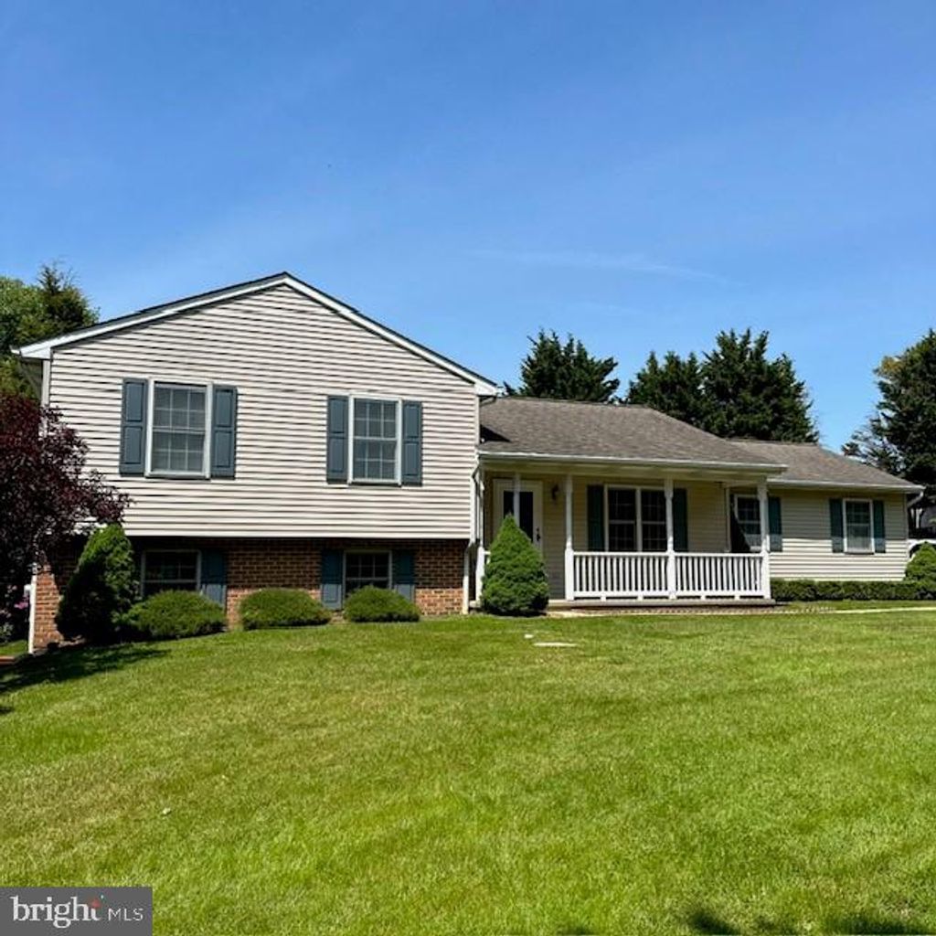 Photo of 35 HEATHER CIRCLE, NOTTINGHAM, PA 19362 (MLS # PALA2035118)