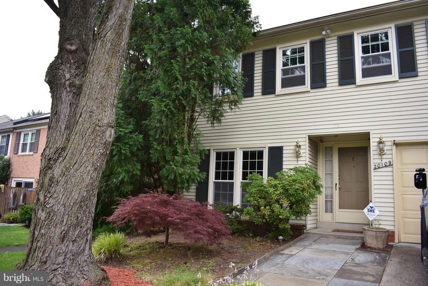 Beautiful home. Available August 10th.Fenced at backyard w/ patio furniture and grill,1 car garage with storage. Master bedroom suite has a private sitting area can be used as a den/ infant room. Brand new washer, dryer and customized wood flooring in the living and dining room.Modern Kitchen with appliances and European cabinetry.Entertainment room w/ dry bar and fridge.