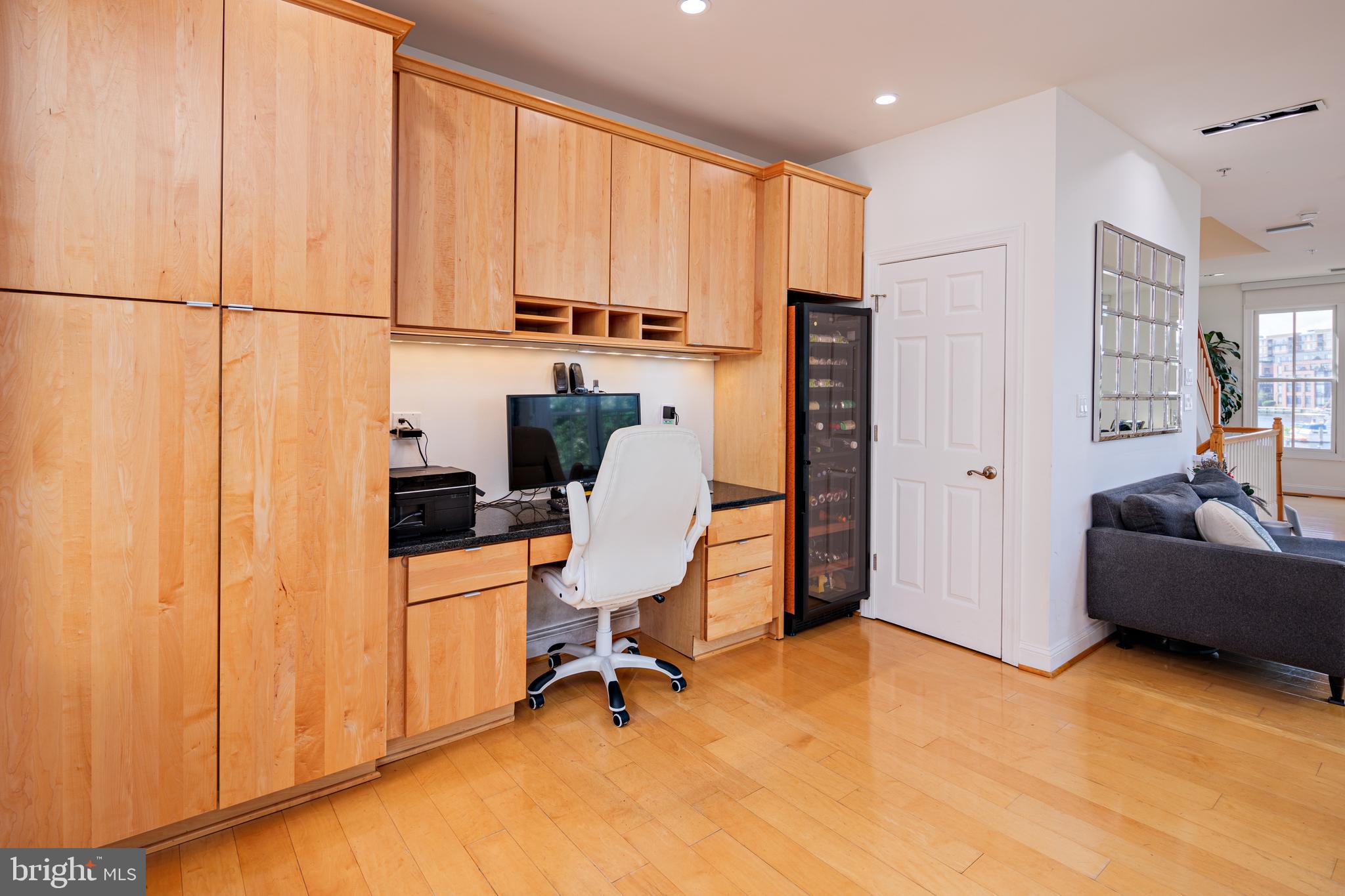 NORTH SHORE - Residential Lease