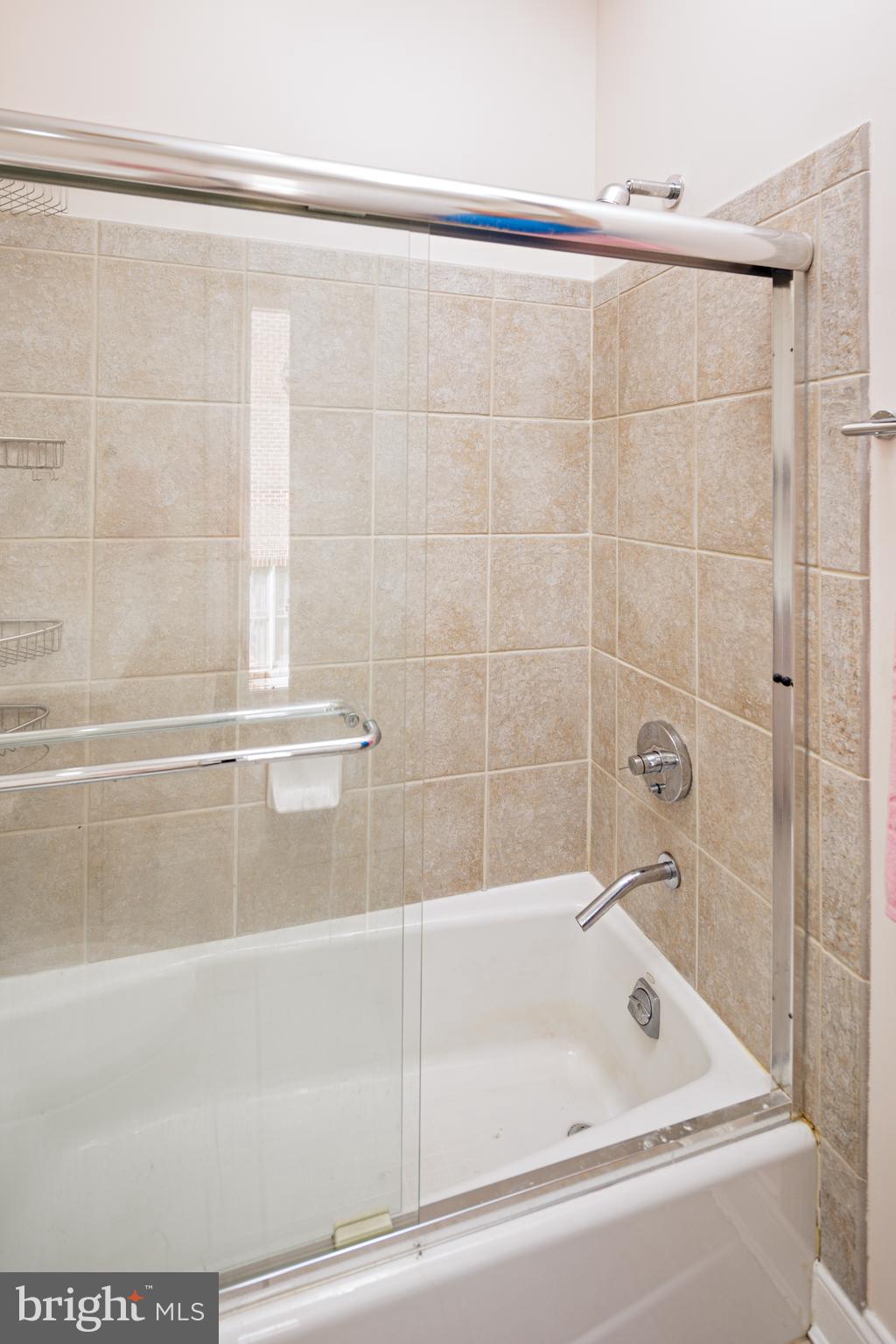 NORTH SHORE - Residential Lease