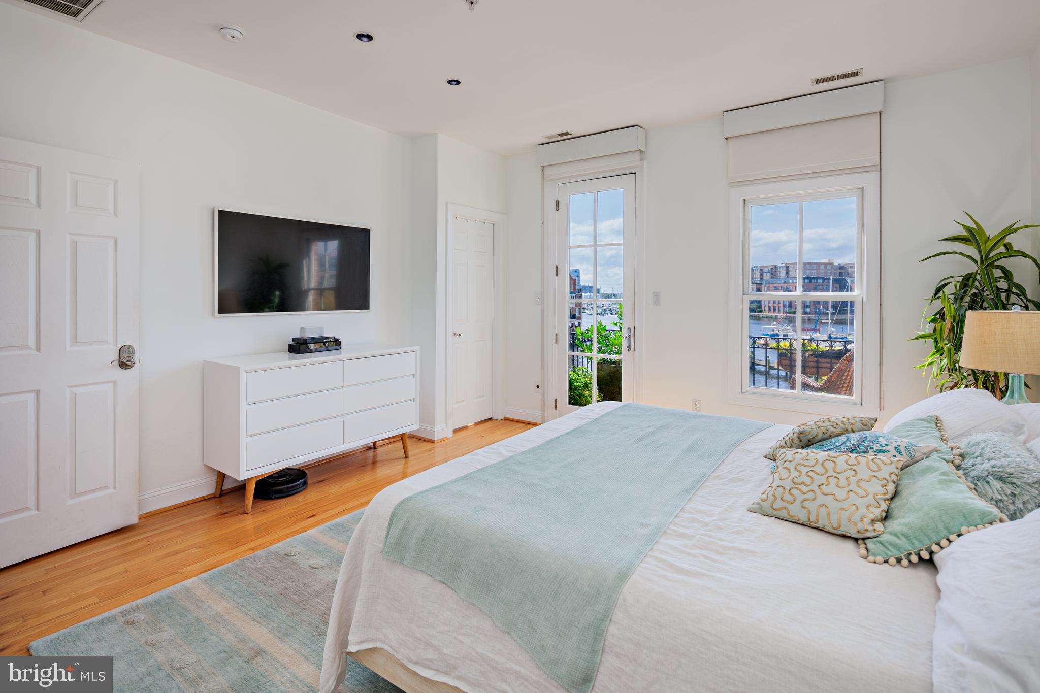 NORTH SHORE - Residential Lease