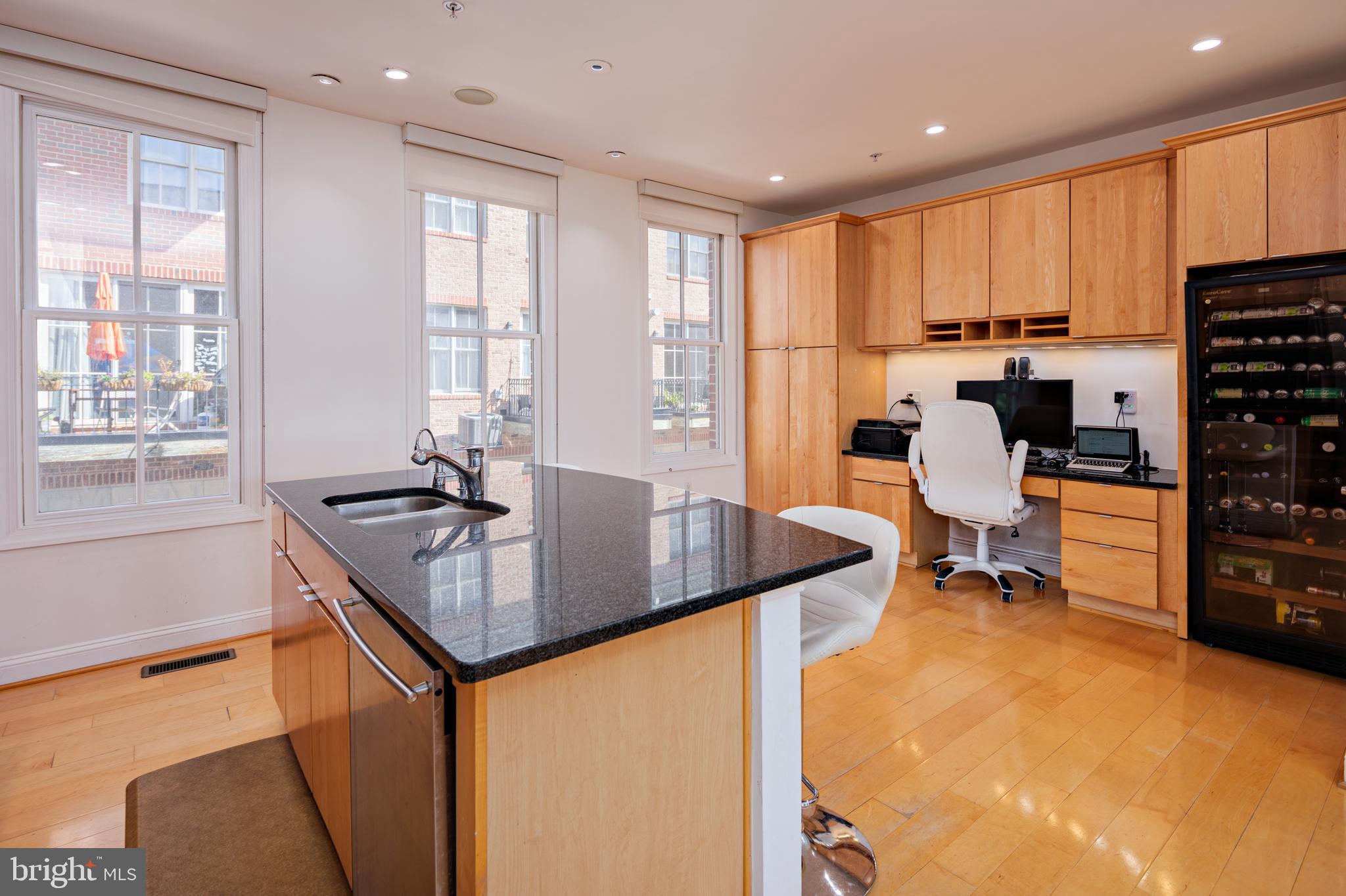 NORTH SHORE - Residential Lease