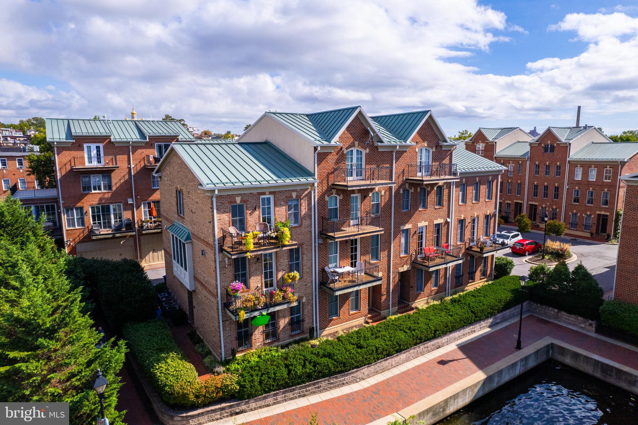 NORTH SHORE - Residential Lease