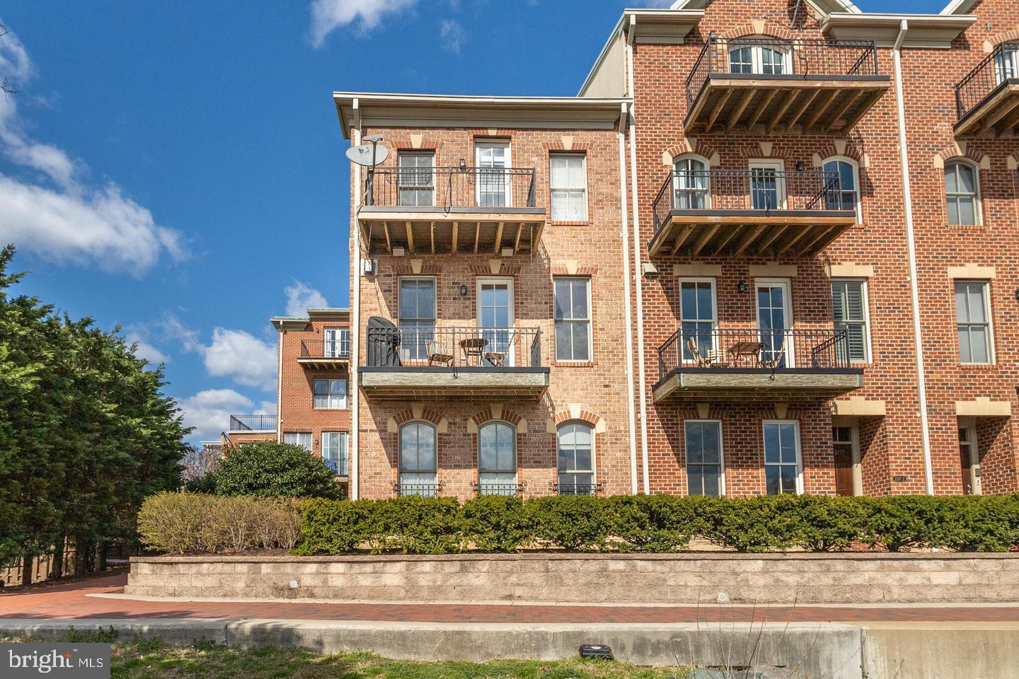 NORTH SHORE - Residential Lease