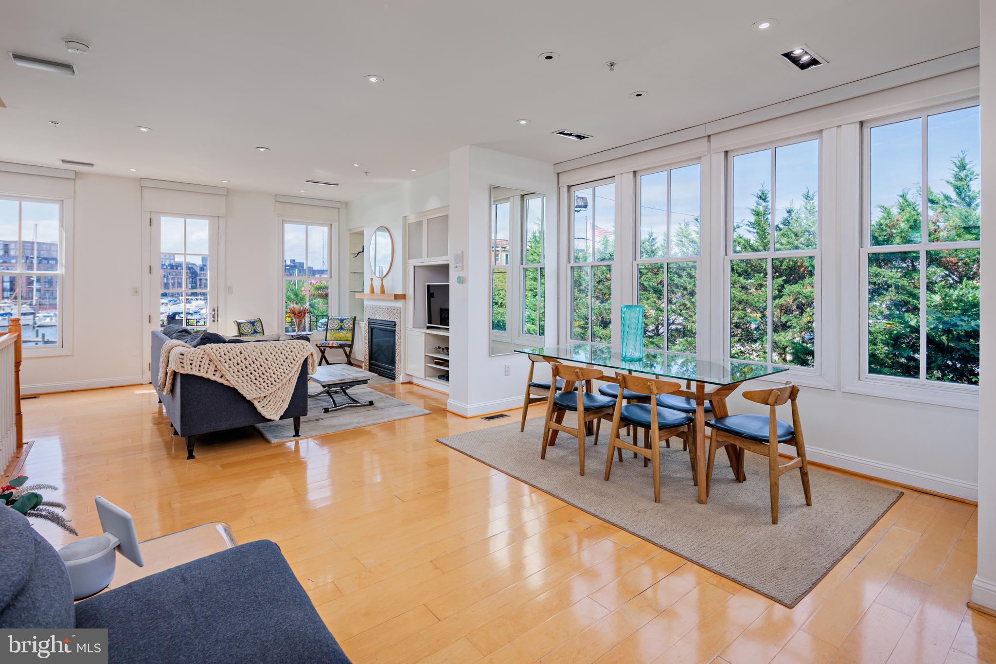 NORTH SHORE - Residential Lease