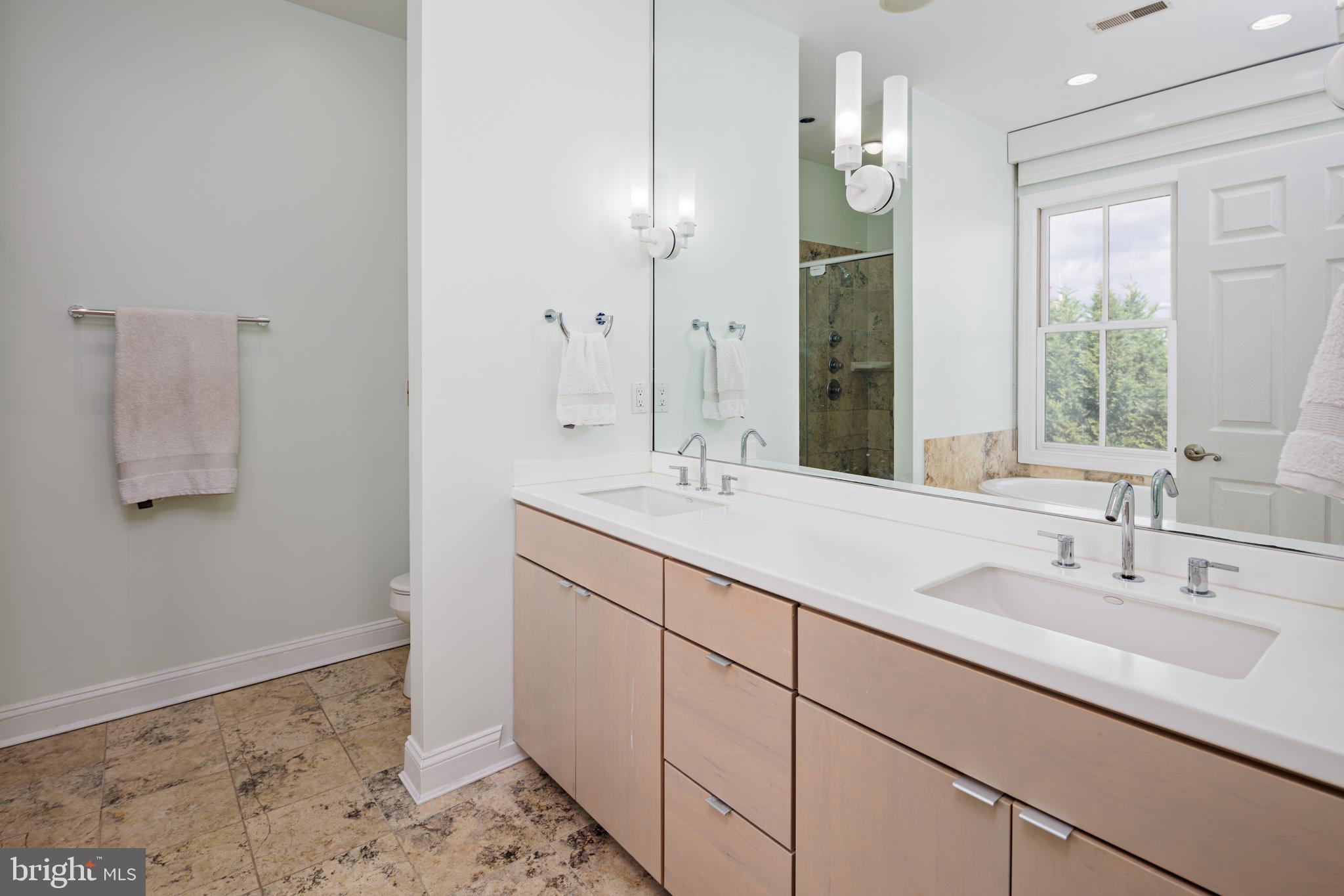 NORTH SHORE - Residential Lease