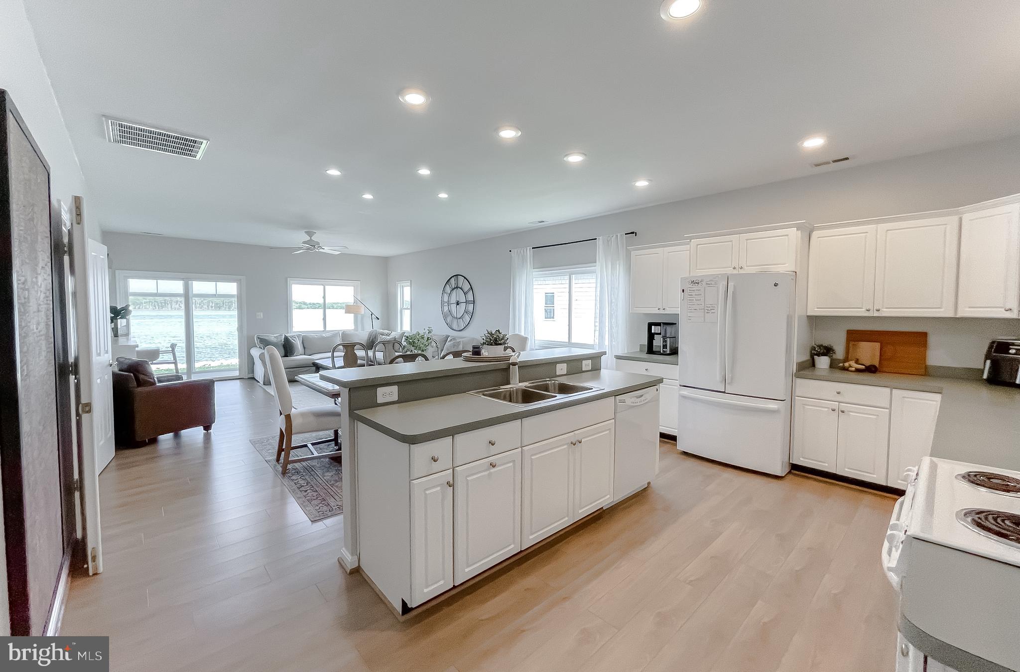 ST GEORGE PIER - Residential