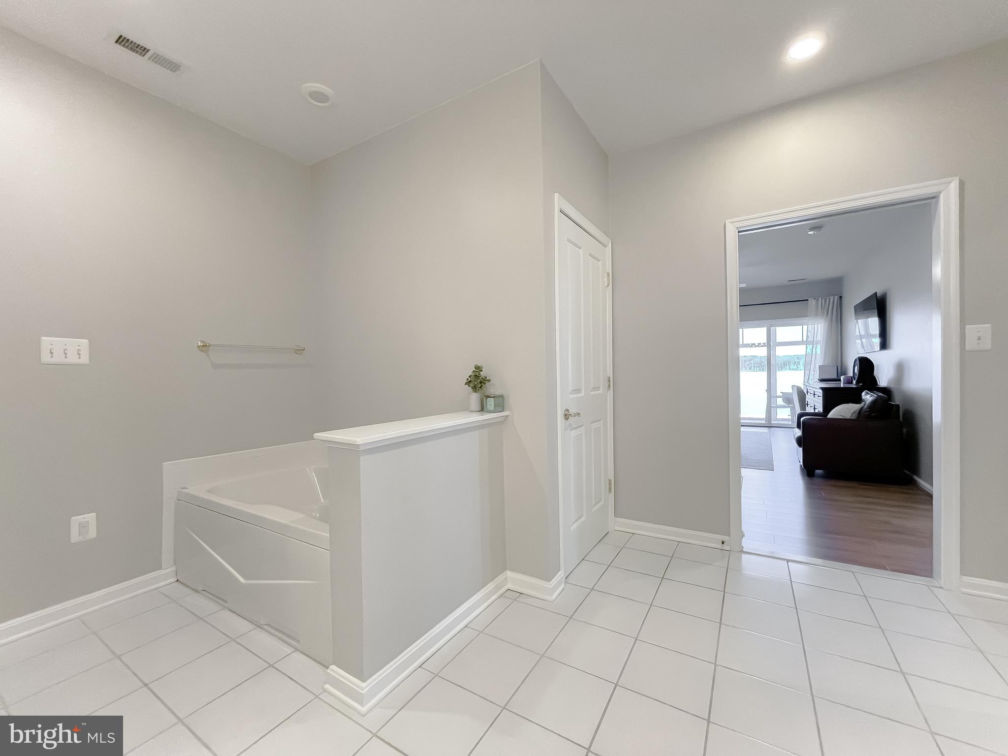 ST GEORGE PIER - Residential