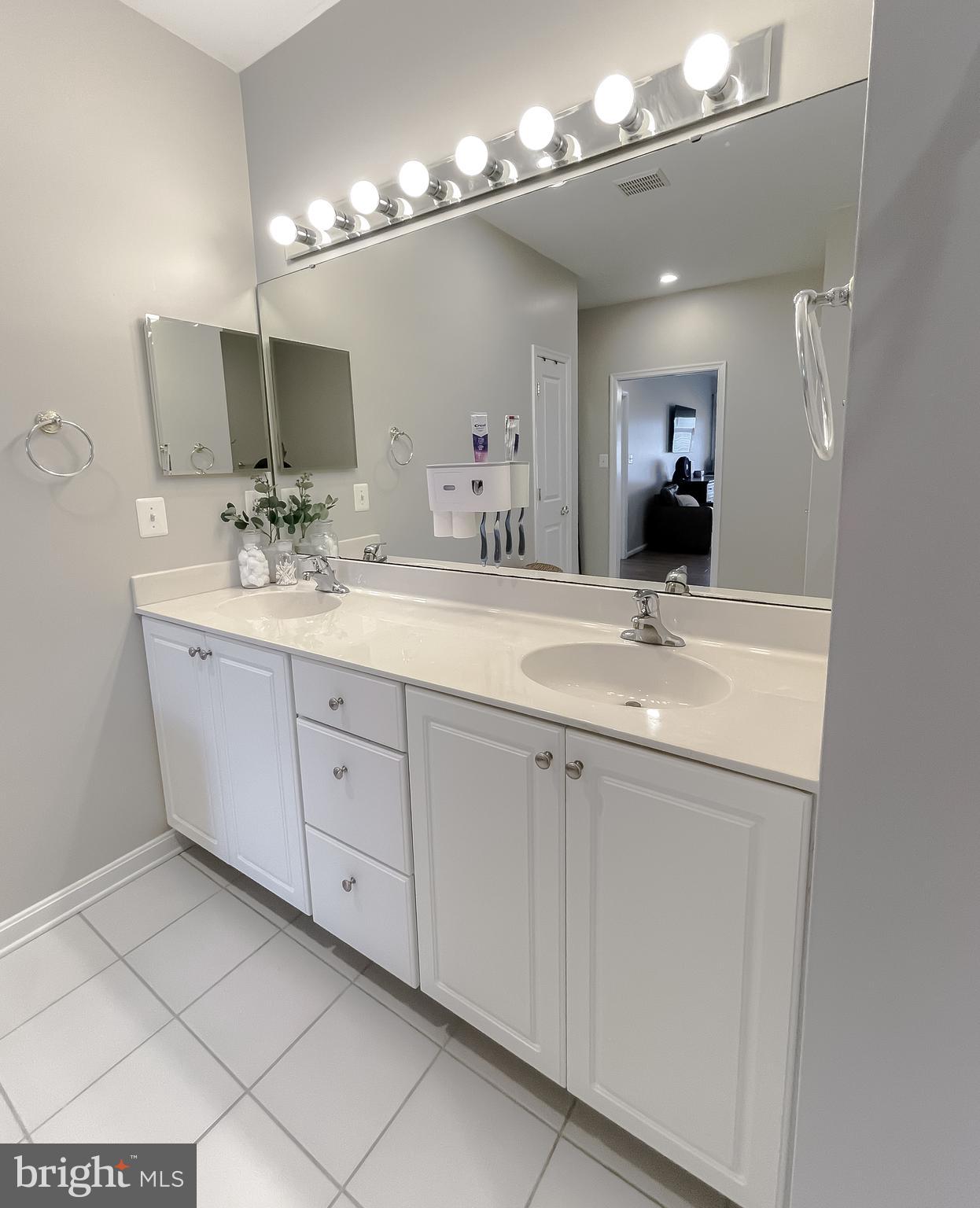 ST GEORGE PIER - Residential