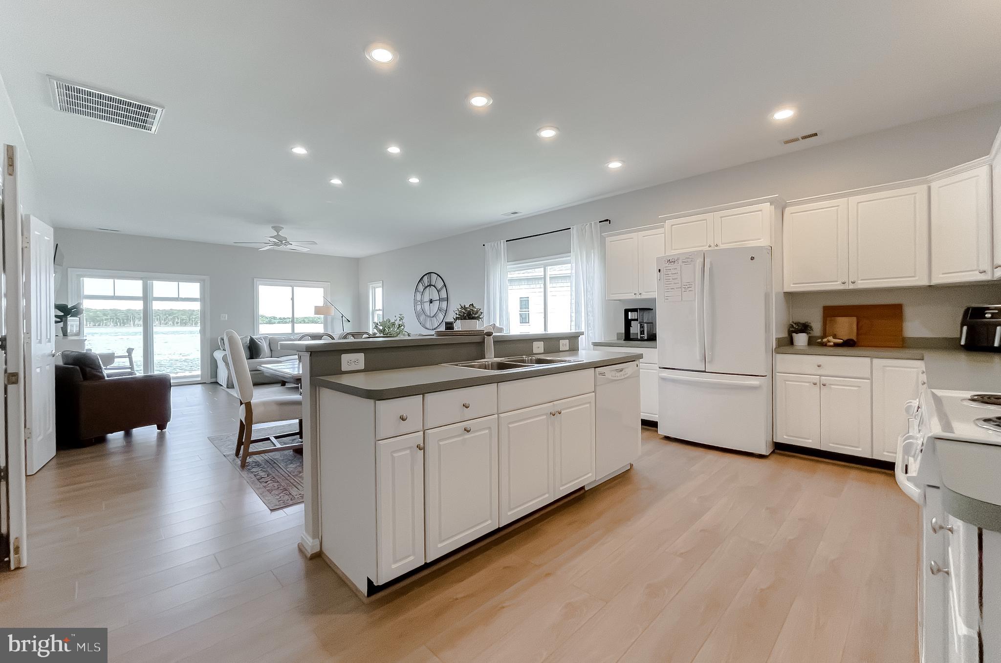 ST GEORGE PIER - Residential