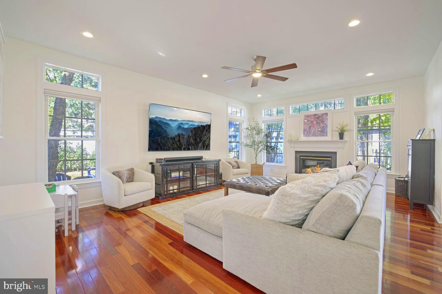 LAKELANDS - Residential