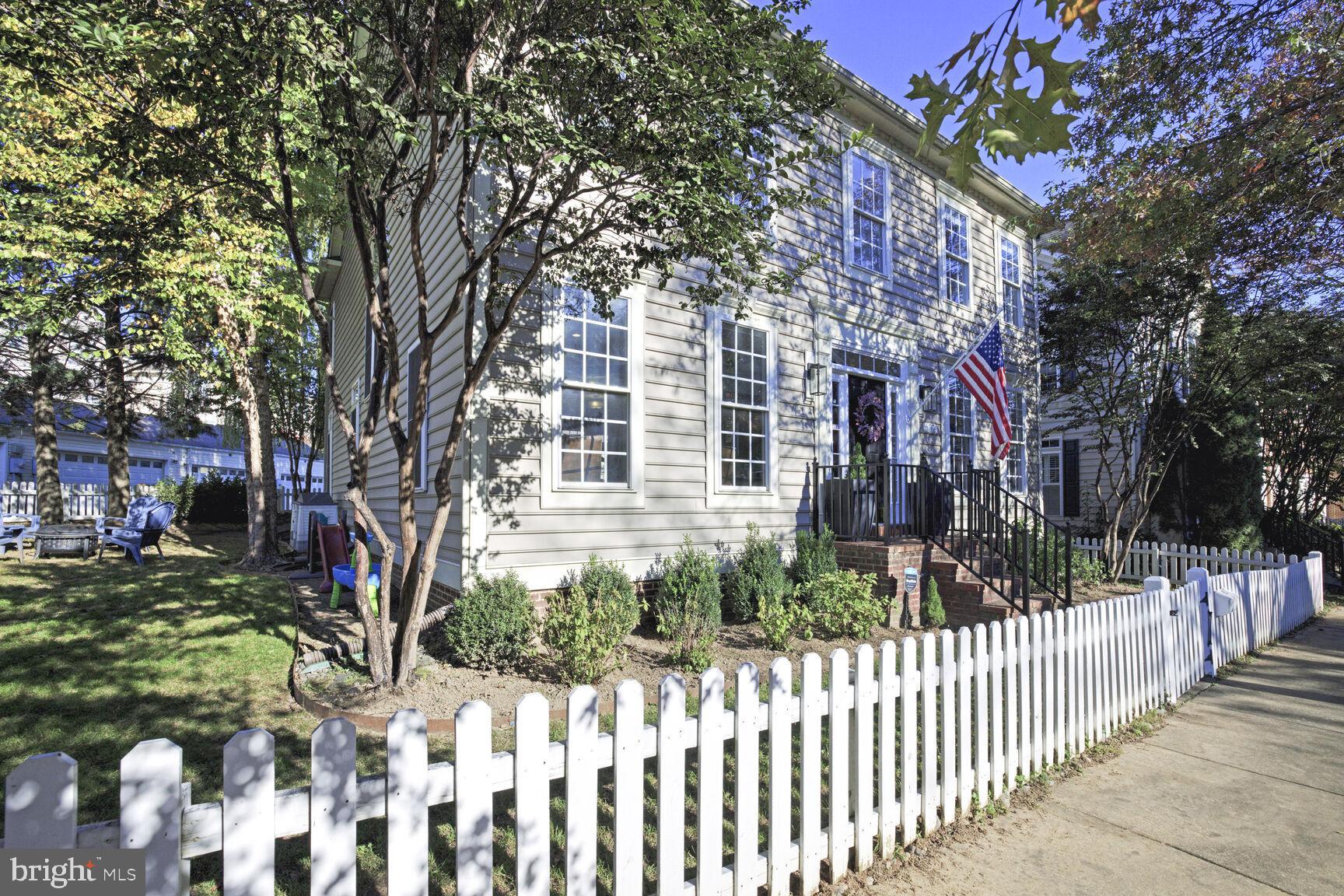 LAKELANDS - Residential