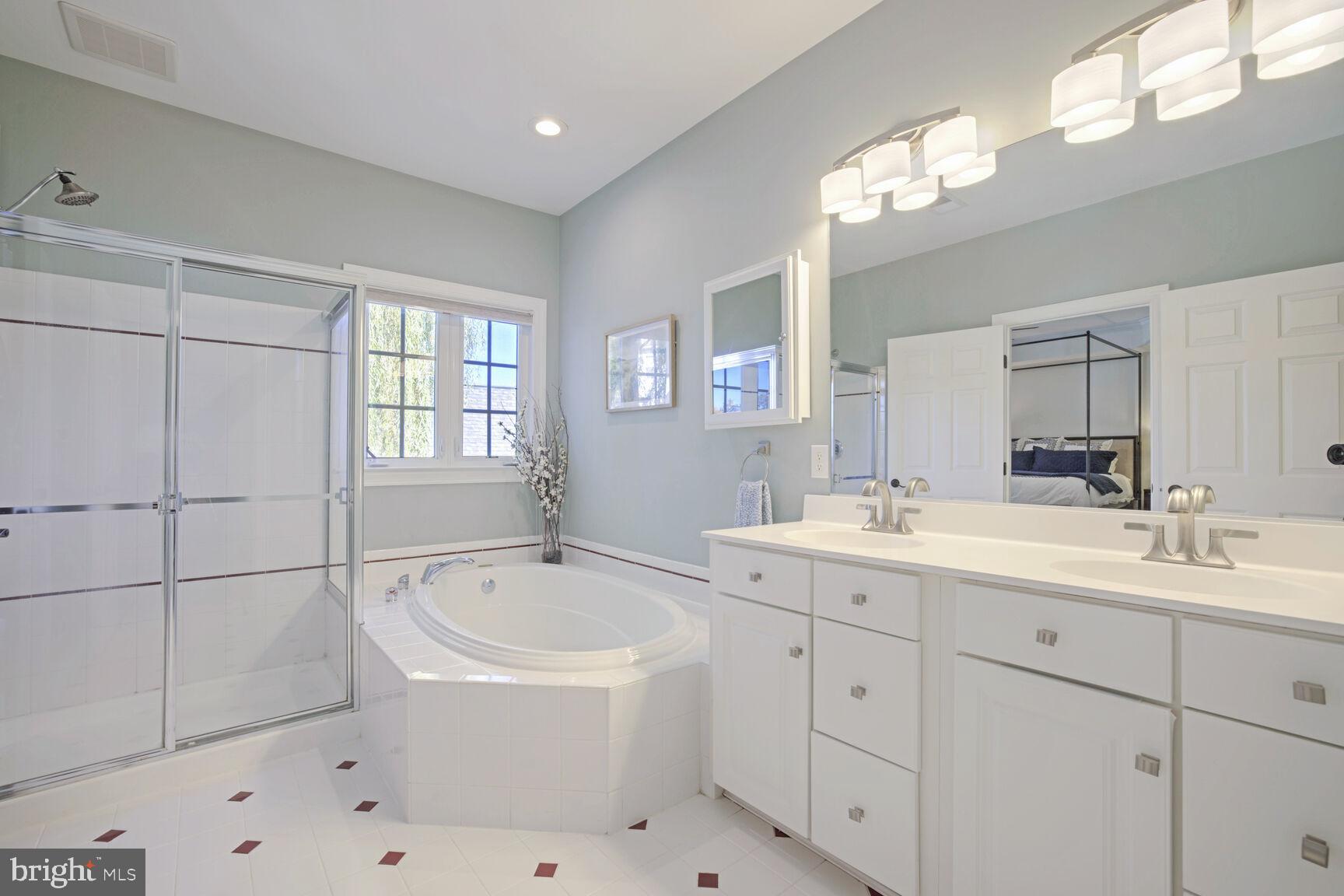 LAKELANDS - Residential