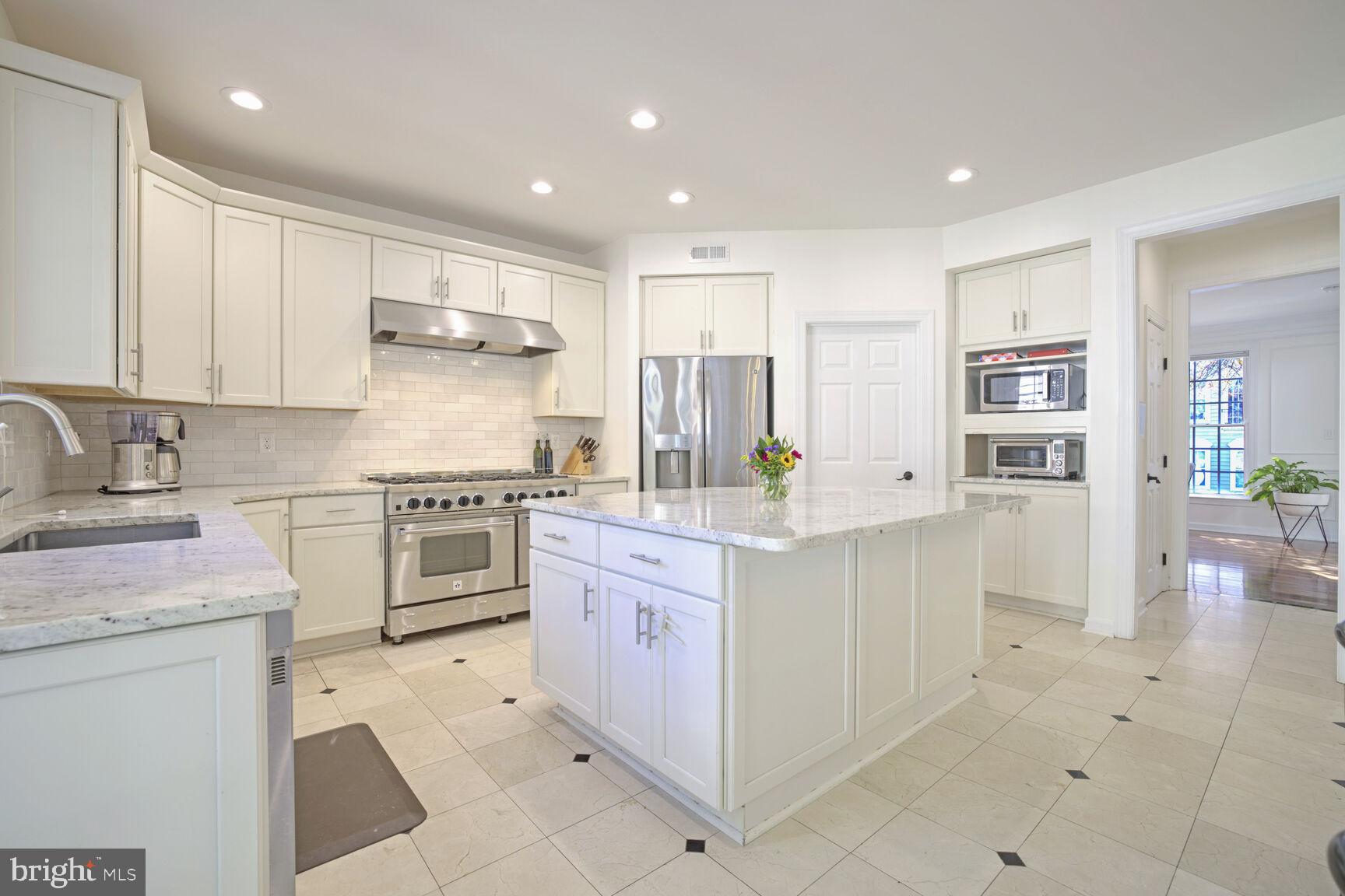 LAKELANDS - Residential