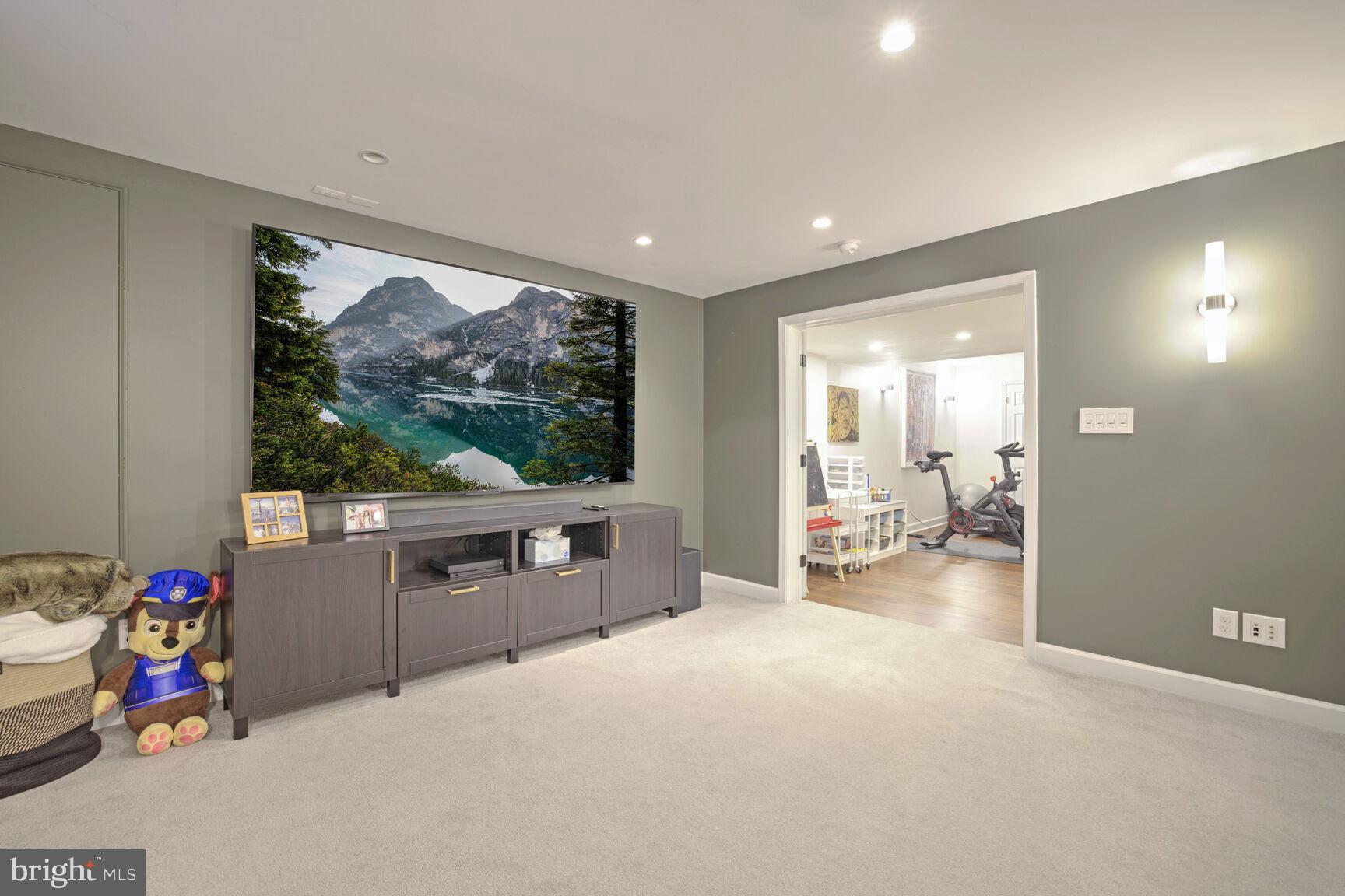 LAKELANDS - Residential