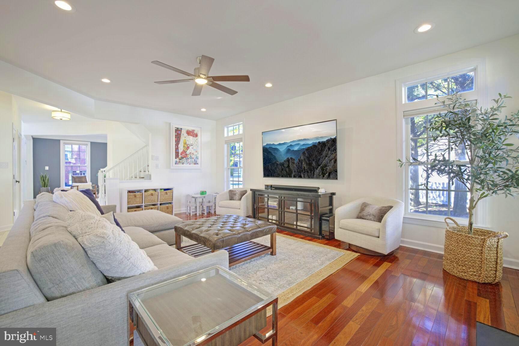 LAKELANDS - Residential