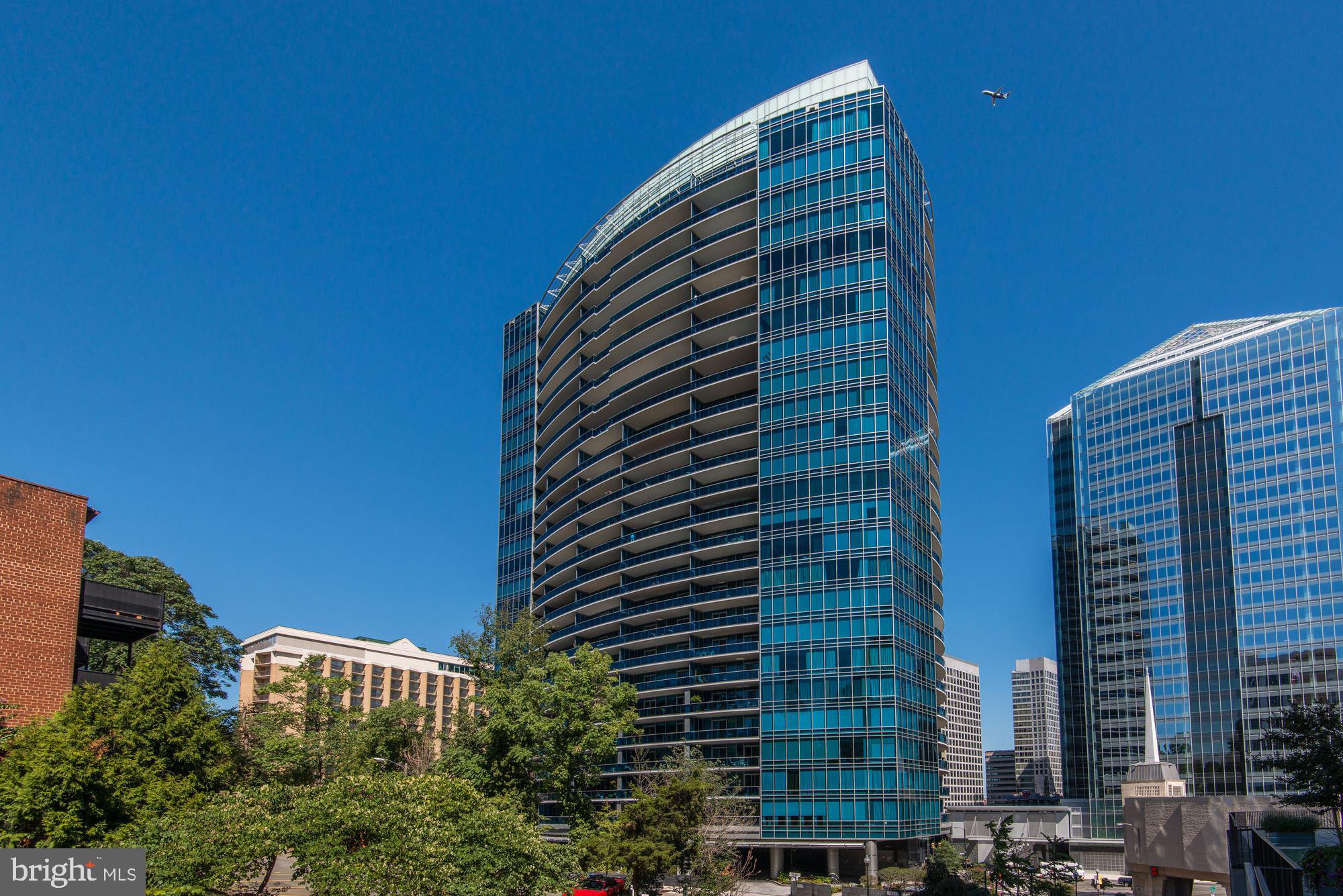 TURNBERRY TOWER - Residential