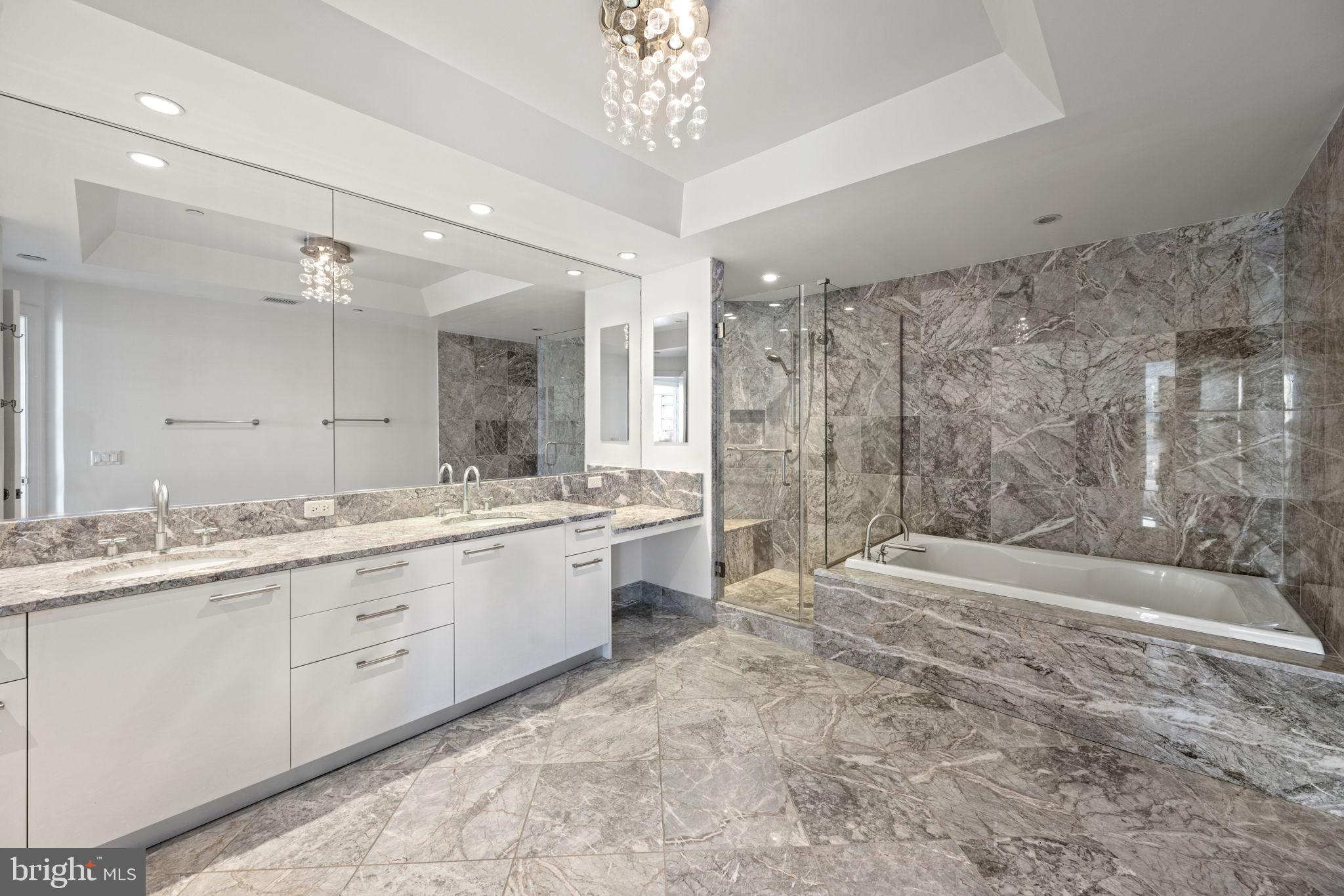 TURNBERRY TOWER - Residential