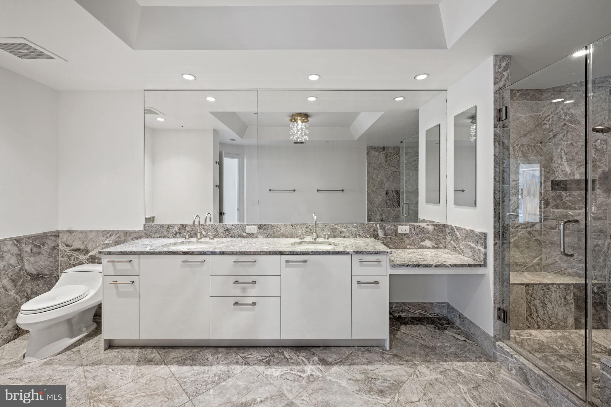 TURNBERRY TOWER - Residential