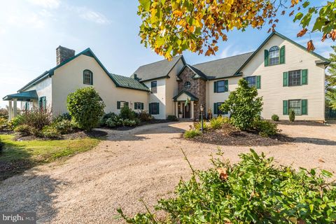 5024 LEEDS MANOR ROAD HUME VA 22639
