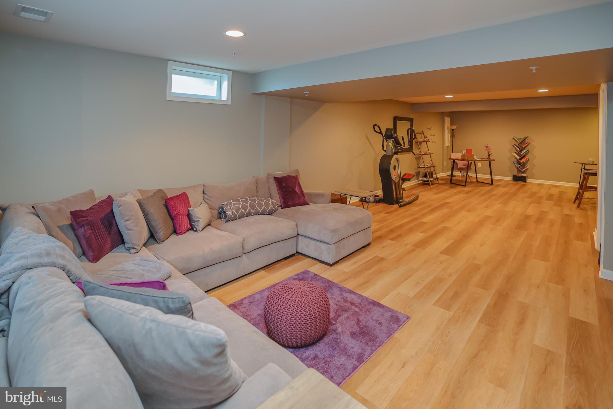 PINE GROVE - Residential Lease