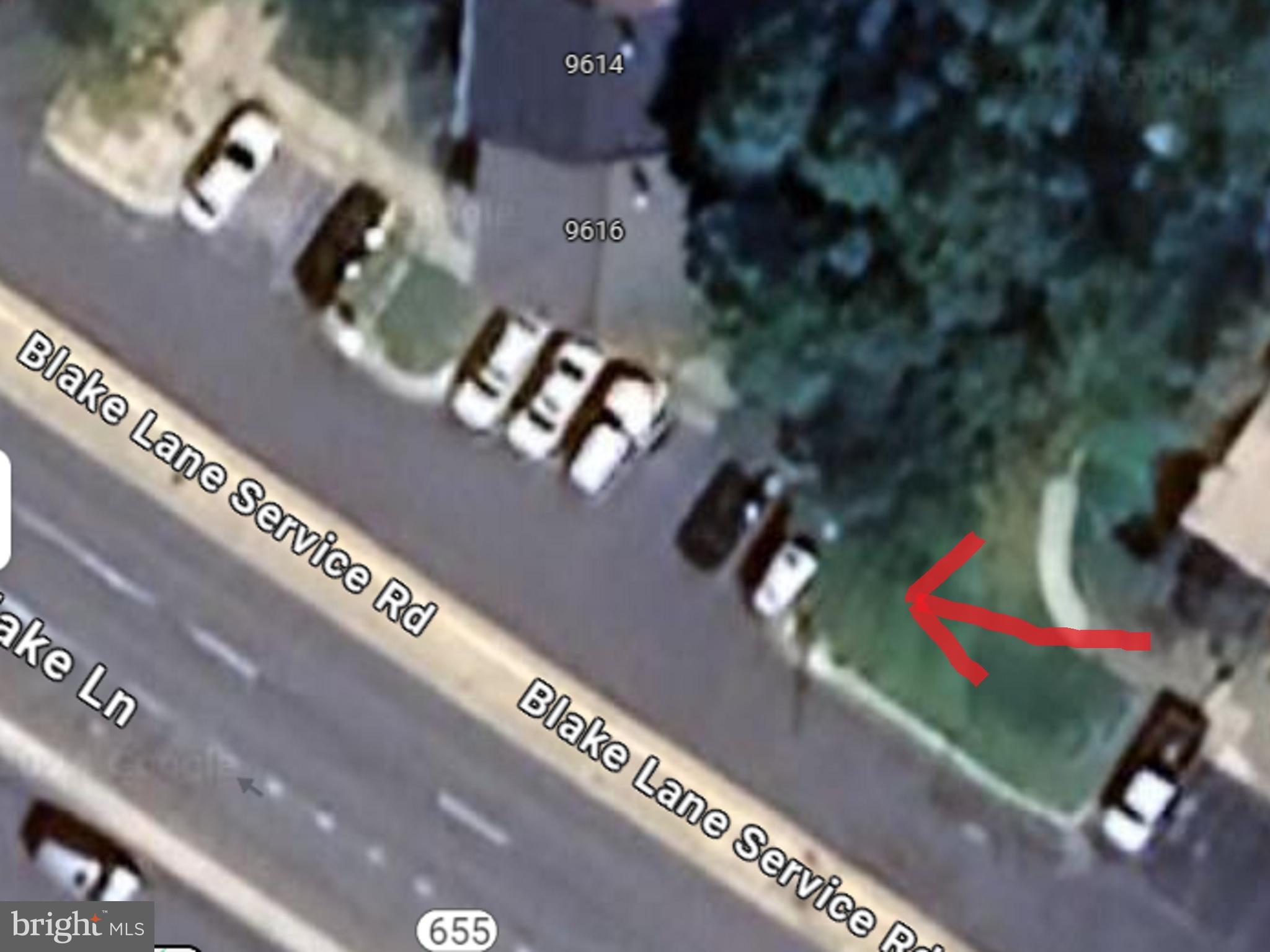 BLAKE LN/BLAKE LN SERVICE RD