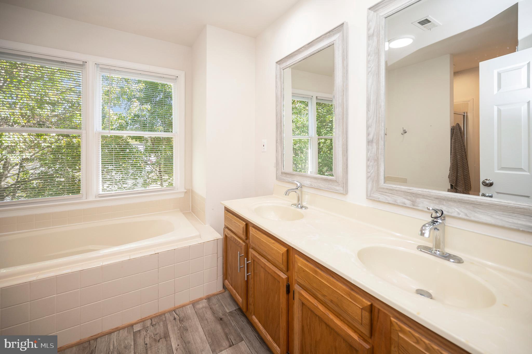 CAMELOT - Residential