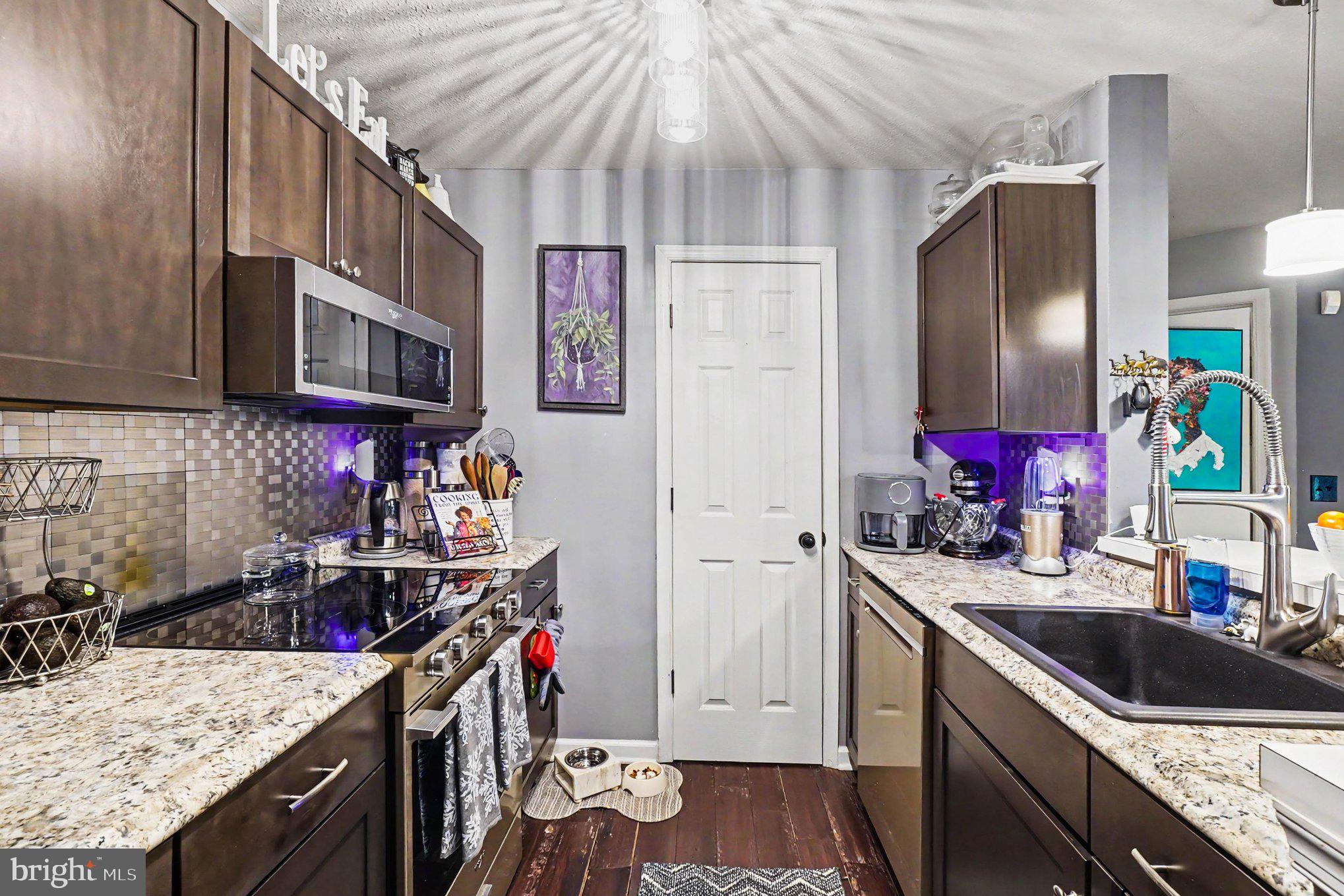 ASHLAR HILL - Residential