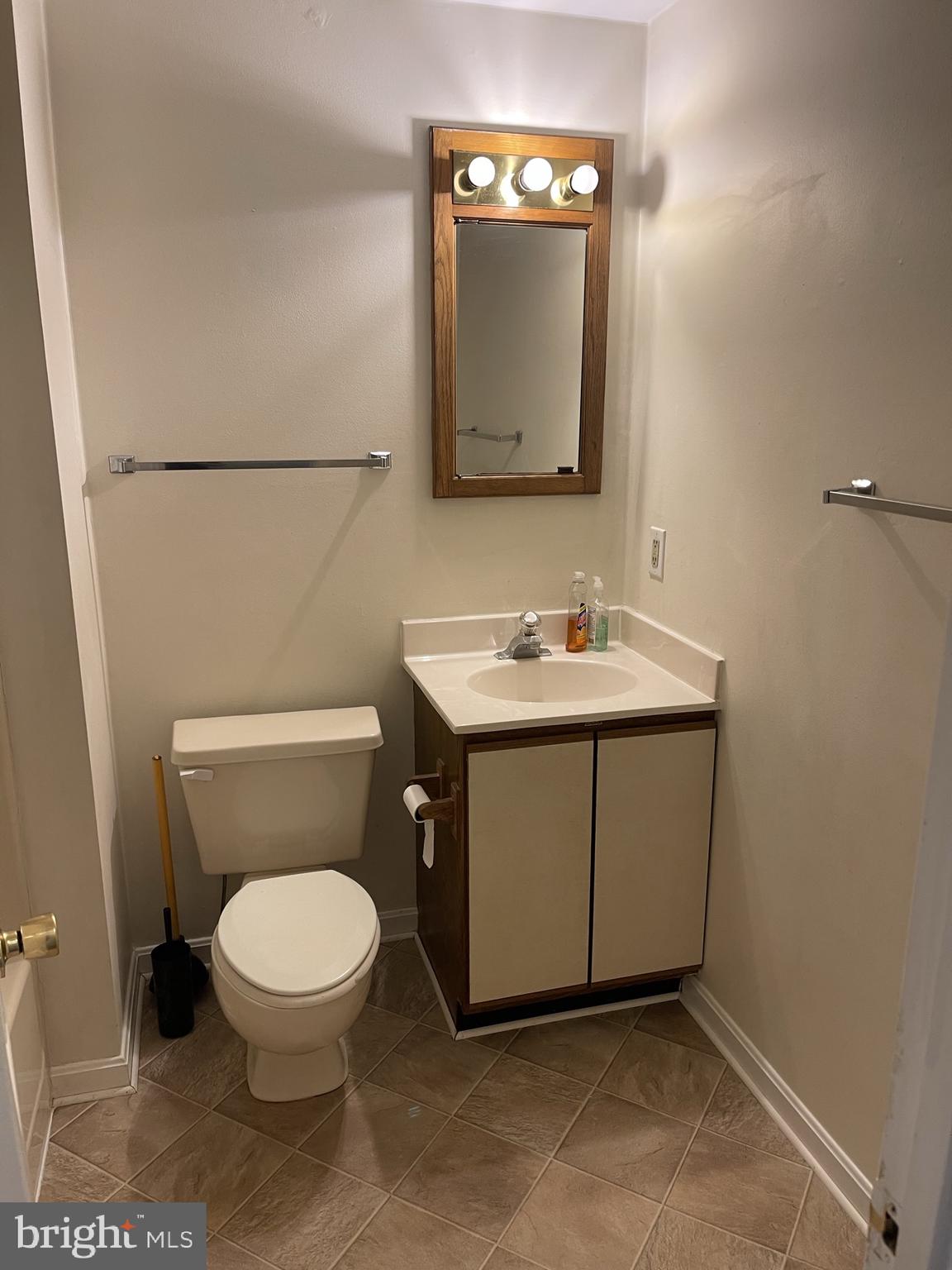 WHITE SANDS - Residential Lease