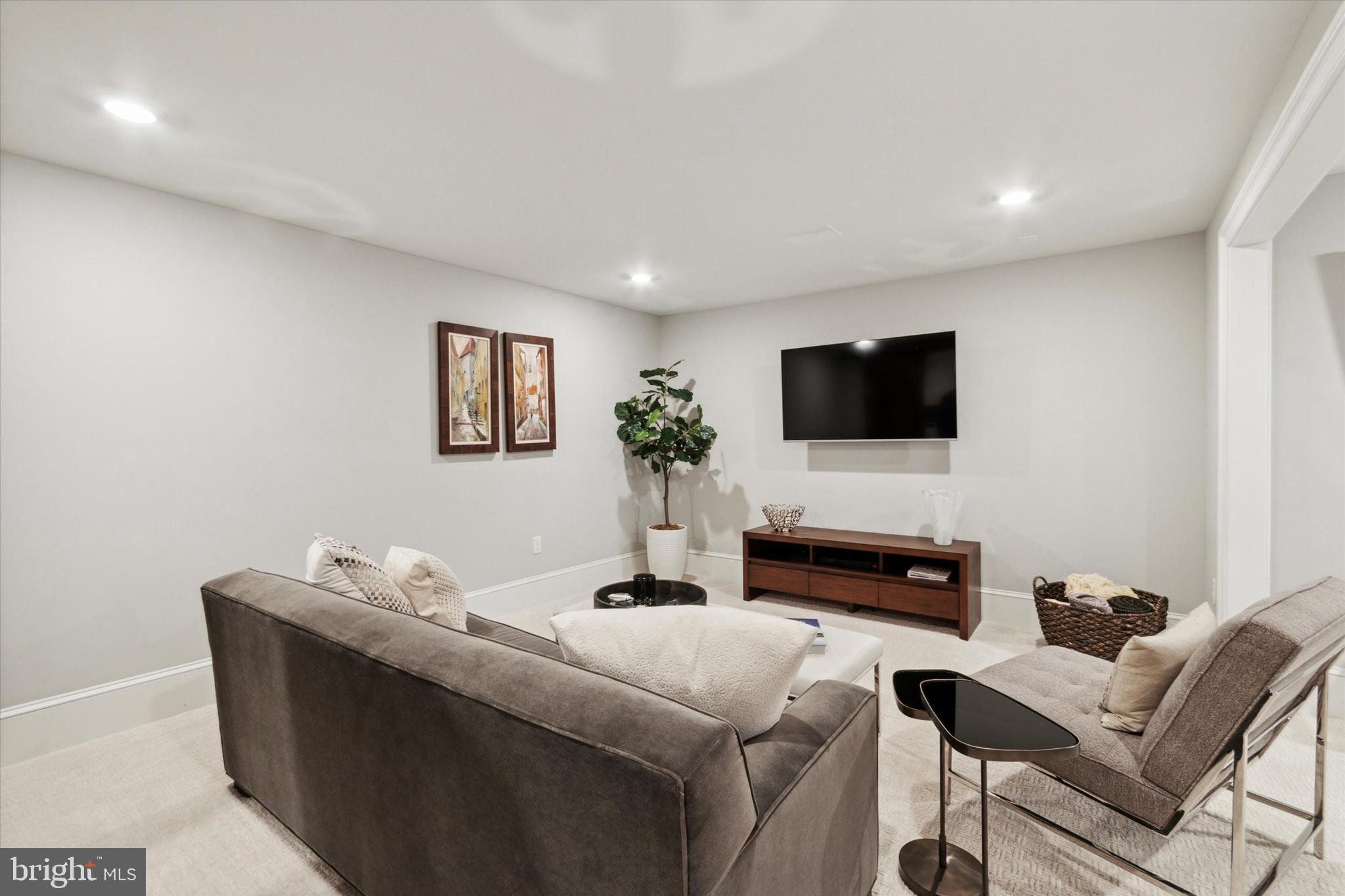 CHASE AT MALVERN HNT - Residential