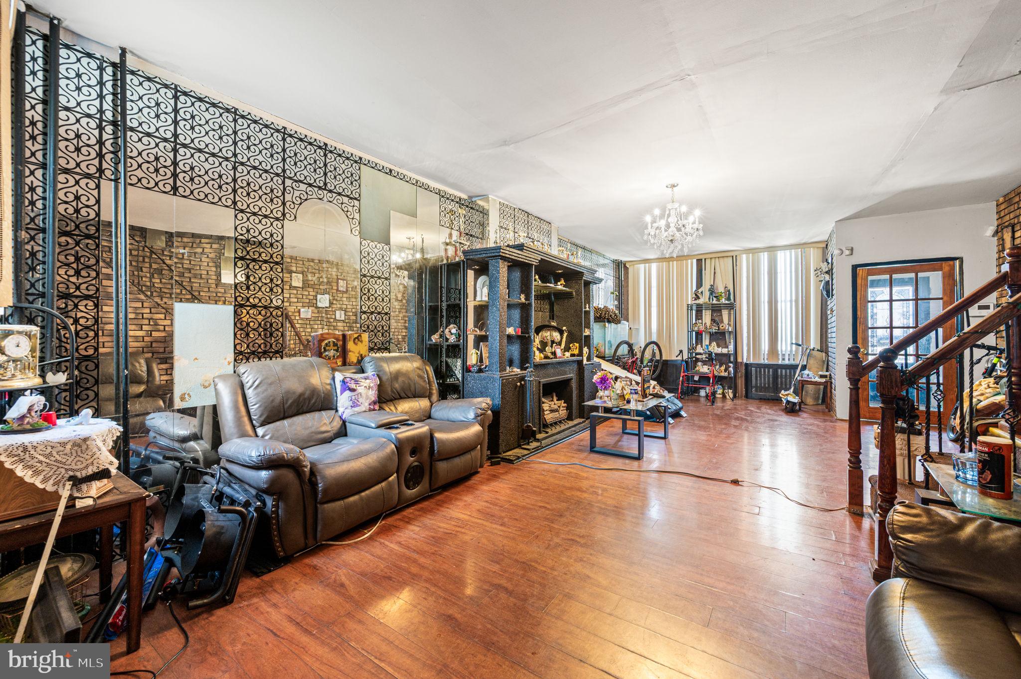 POINT BREEZE - Residential