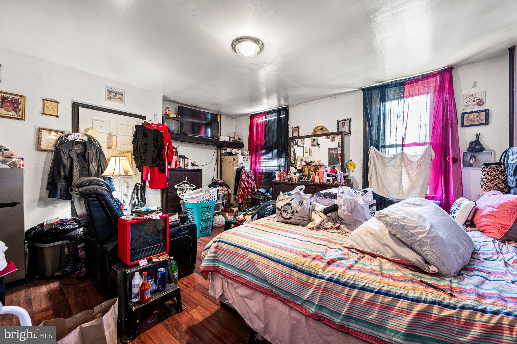 POINT BREEZE - Residential