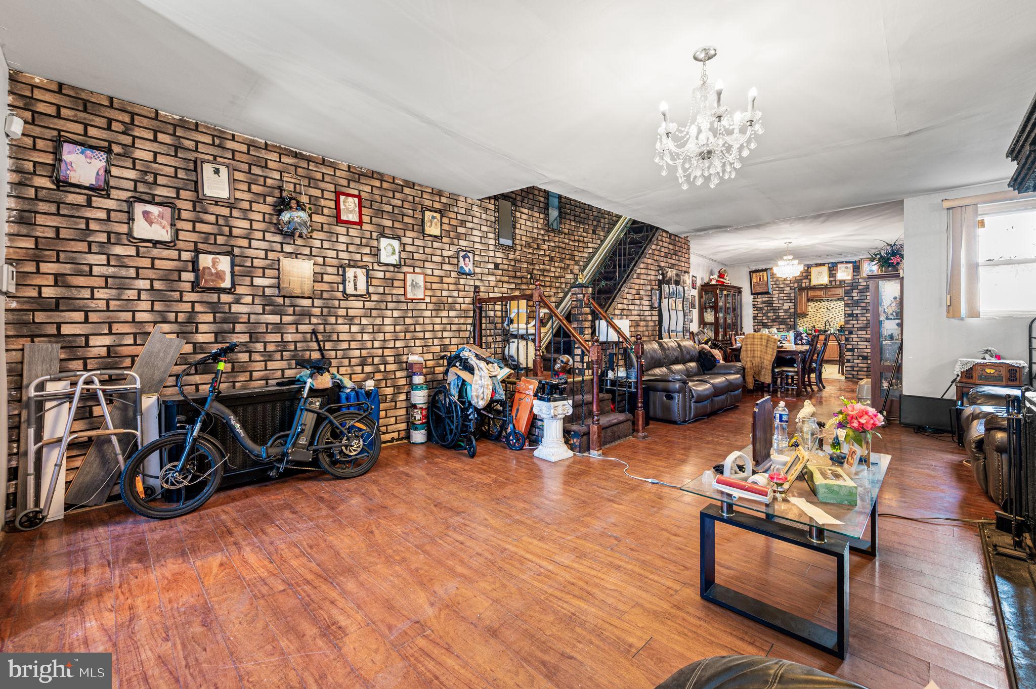 POINT BREEZE - Residential