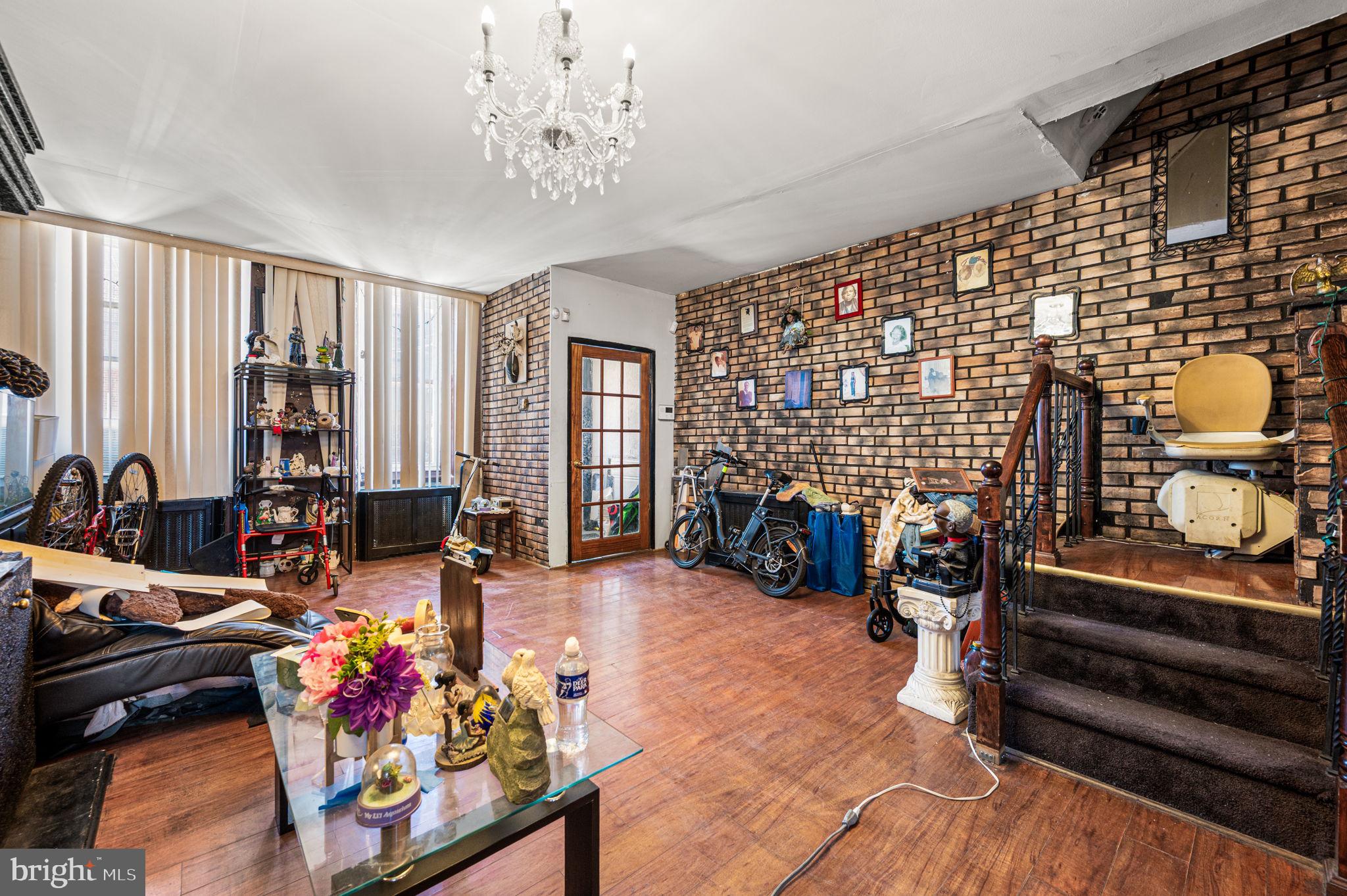 POINT BREEZE - Residential