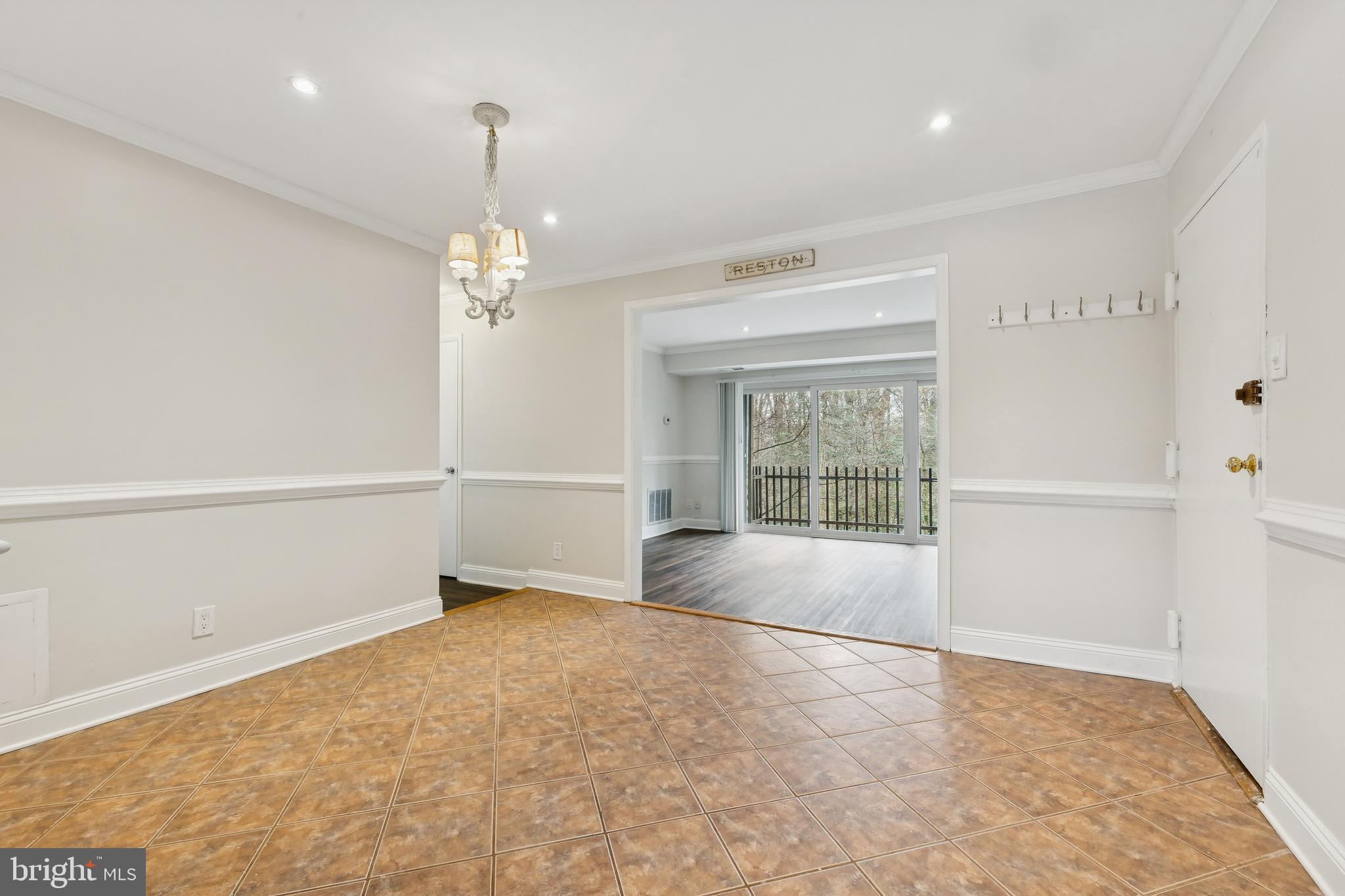 VANTAGE HILL - Residential