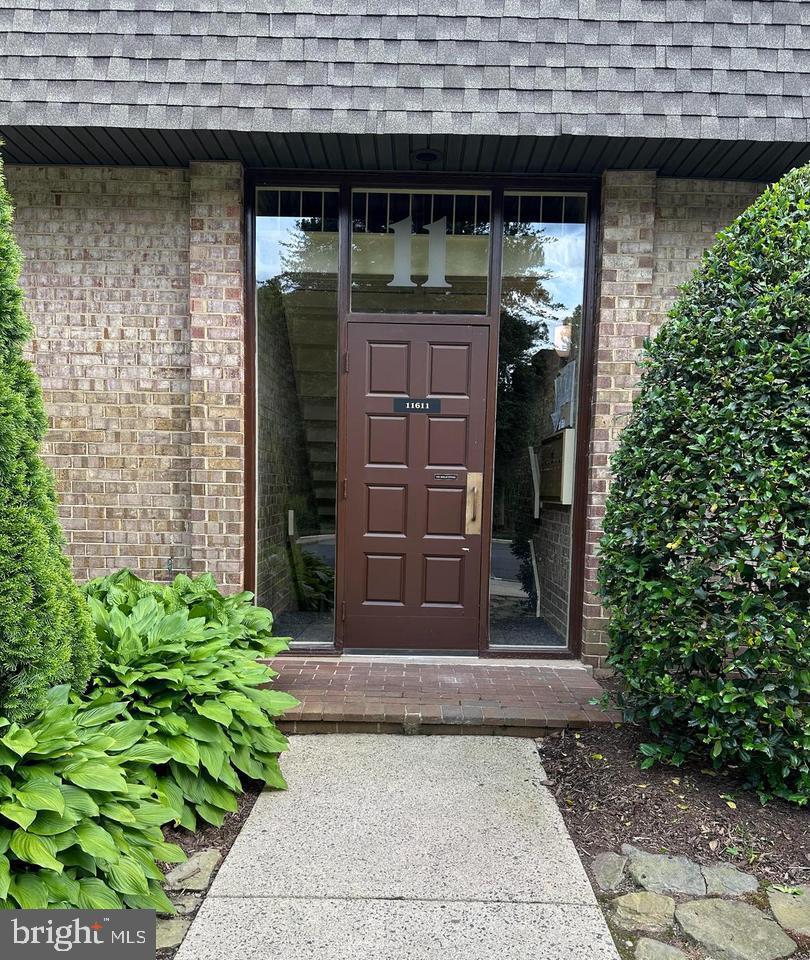 11611 VANTAGE HILL ROAD 11B