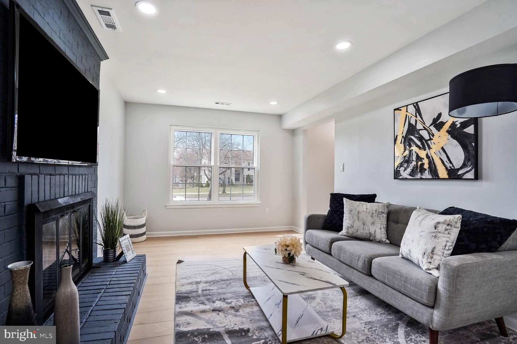 TANTALLON ON THE POTOMAC - Residential