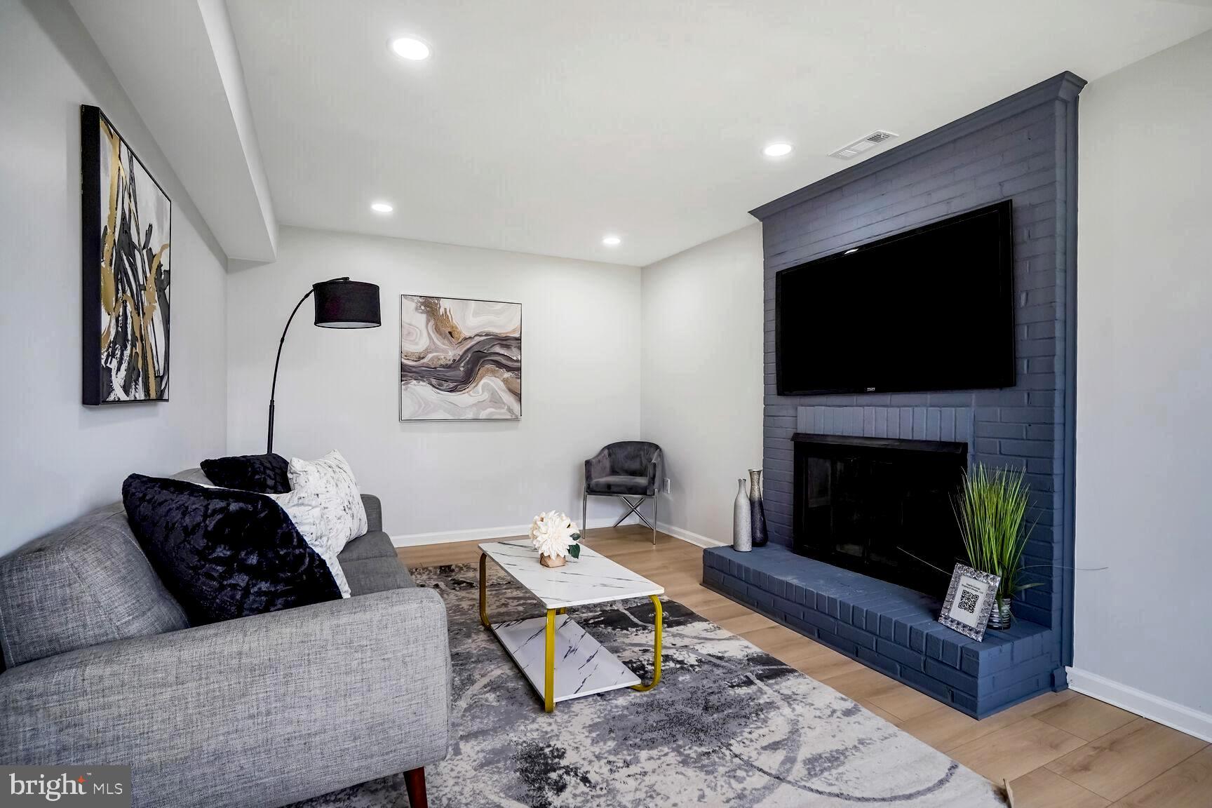 TANTALLON ON THE POTOMAC - Residential