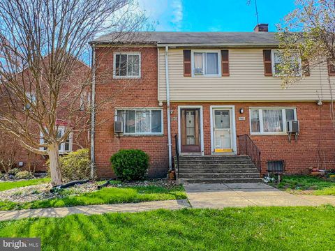 Townhouse For Sale - 7920 Riggs Road<br/> HYATTSVILLE, MD 20783