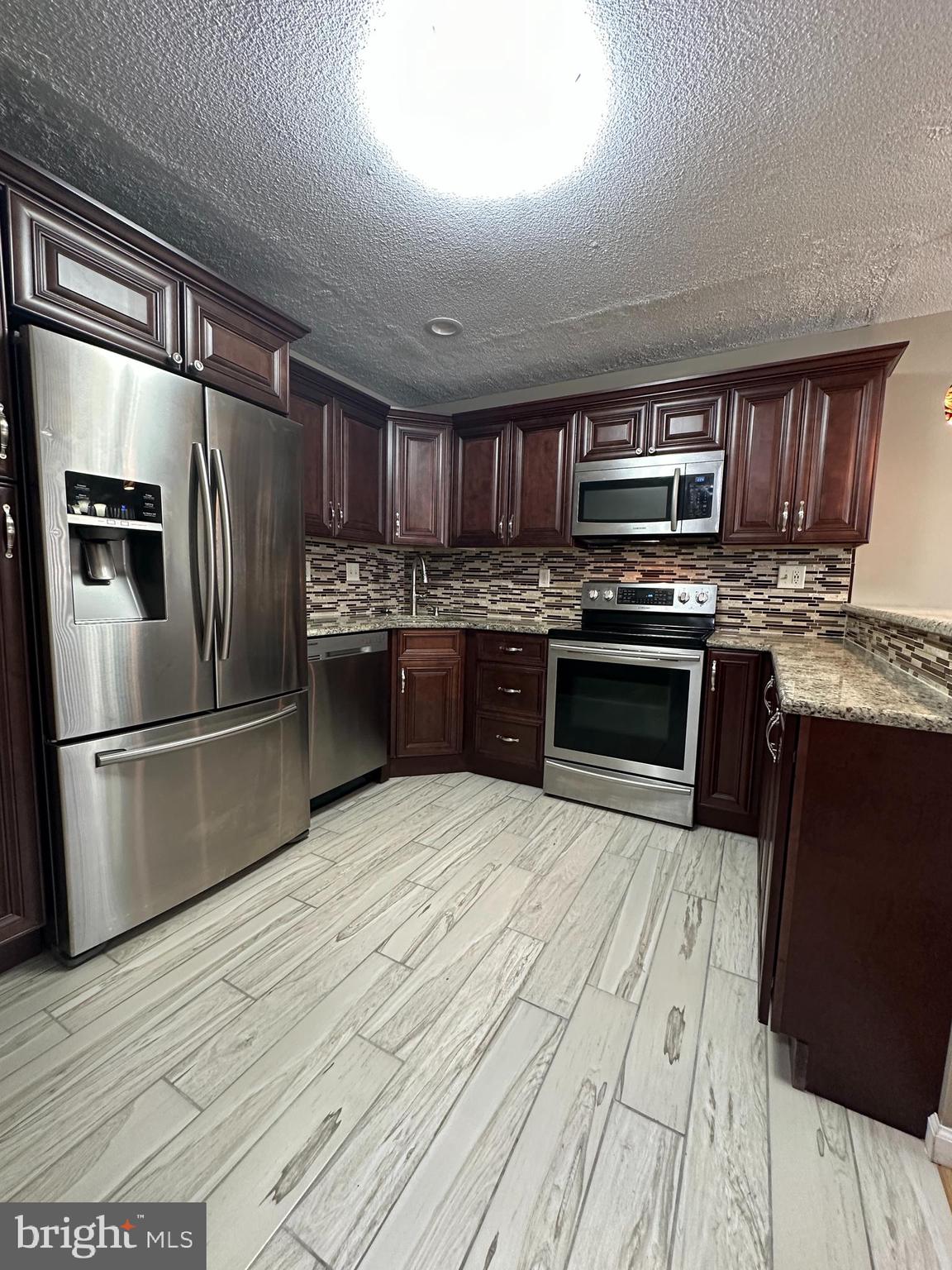 TOWAMENCIN CONDOS - Residential Lease