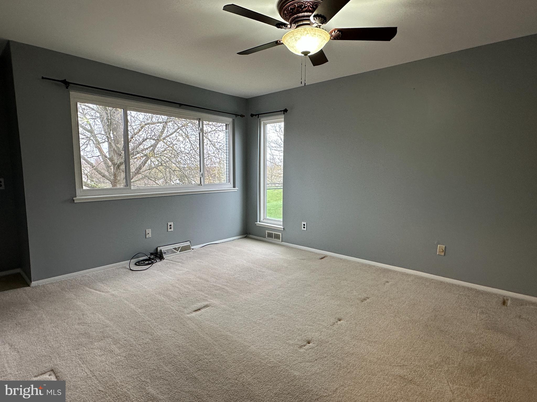 TOWAMENCIN CONDOS - Residential Lease