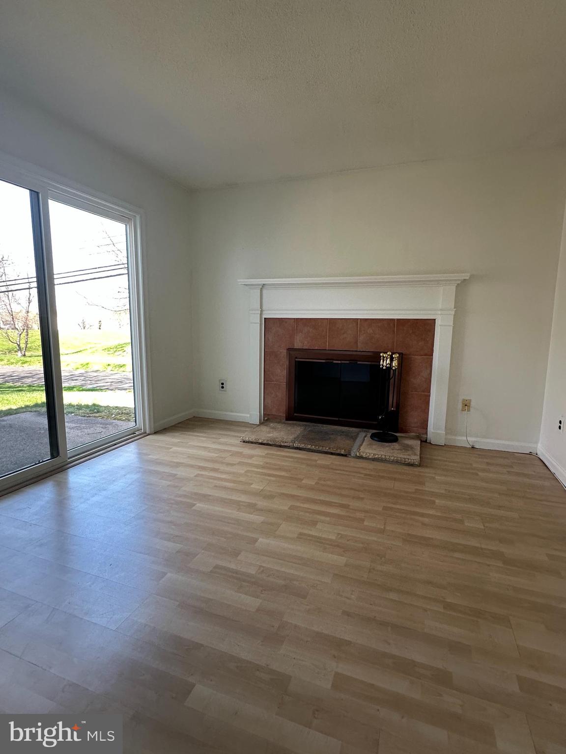 TOWAMENCIN CONDOS - Residential Lease