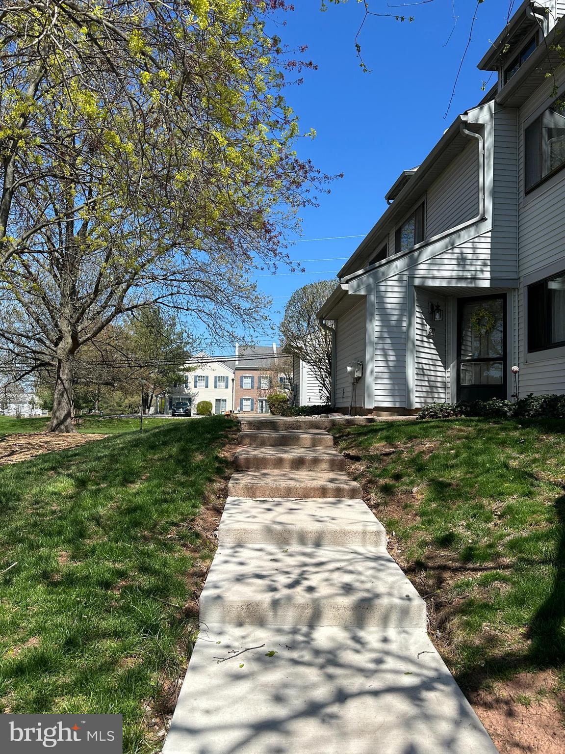 TOWAMENCIN CONDOS - Residential Lease